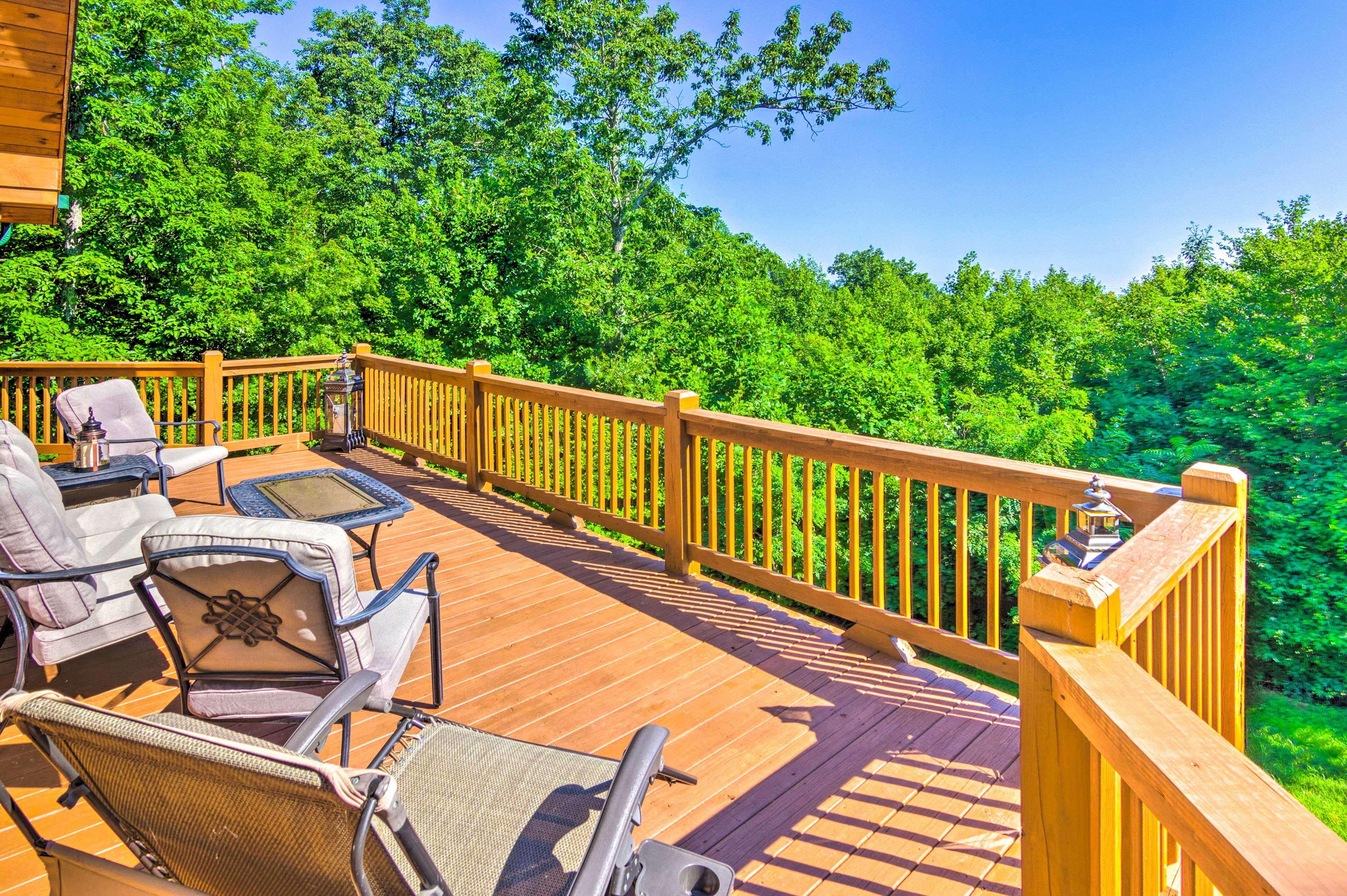Outdoor Space | Dining Area | Gas Grill