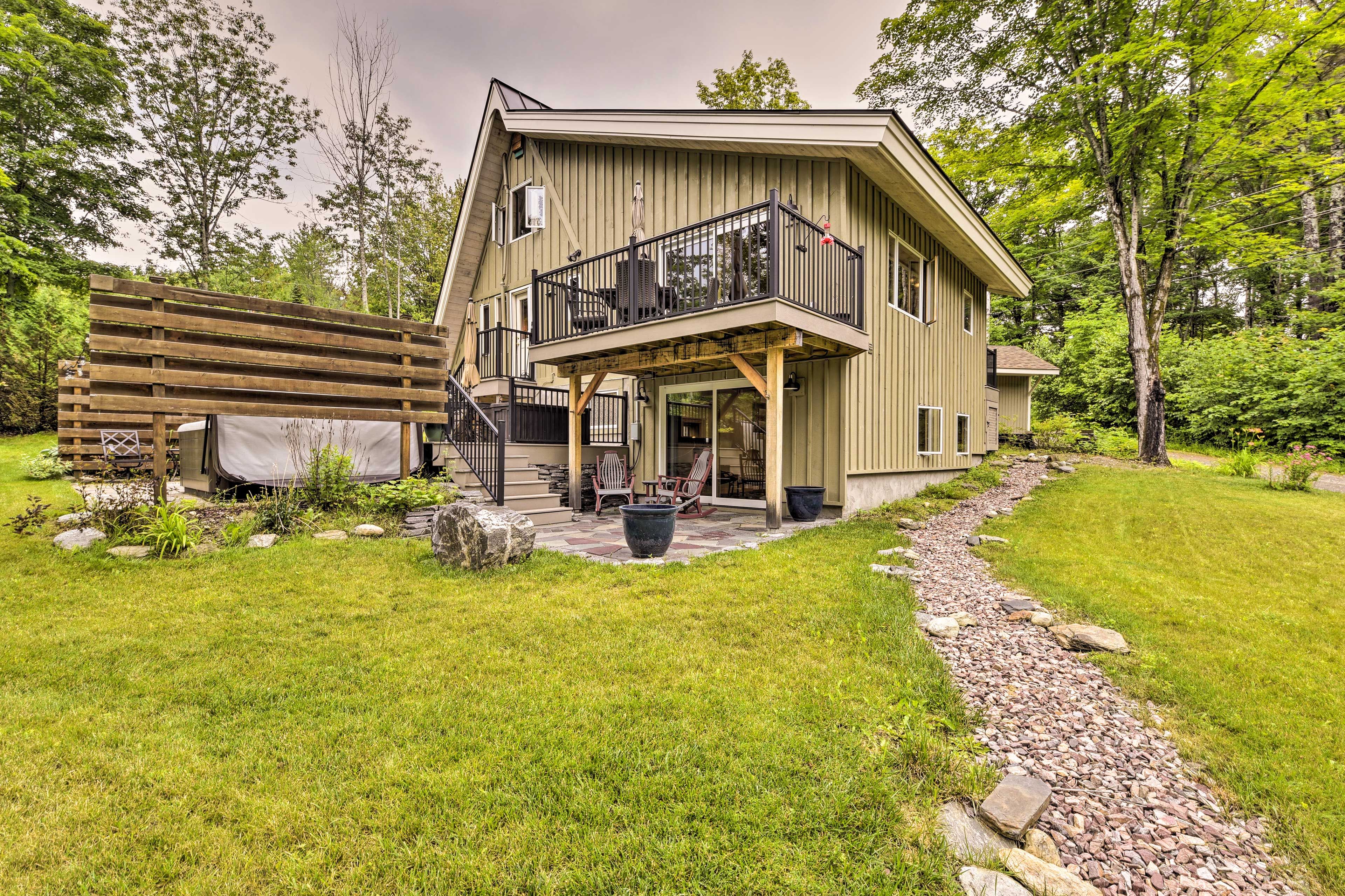 Cabin Exterior | Wooded Backyard