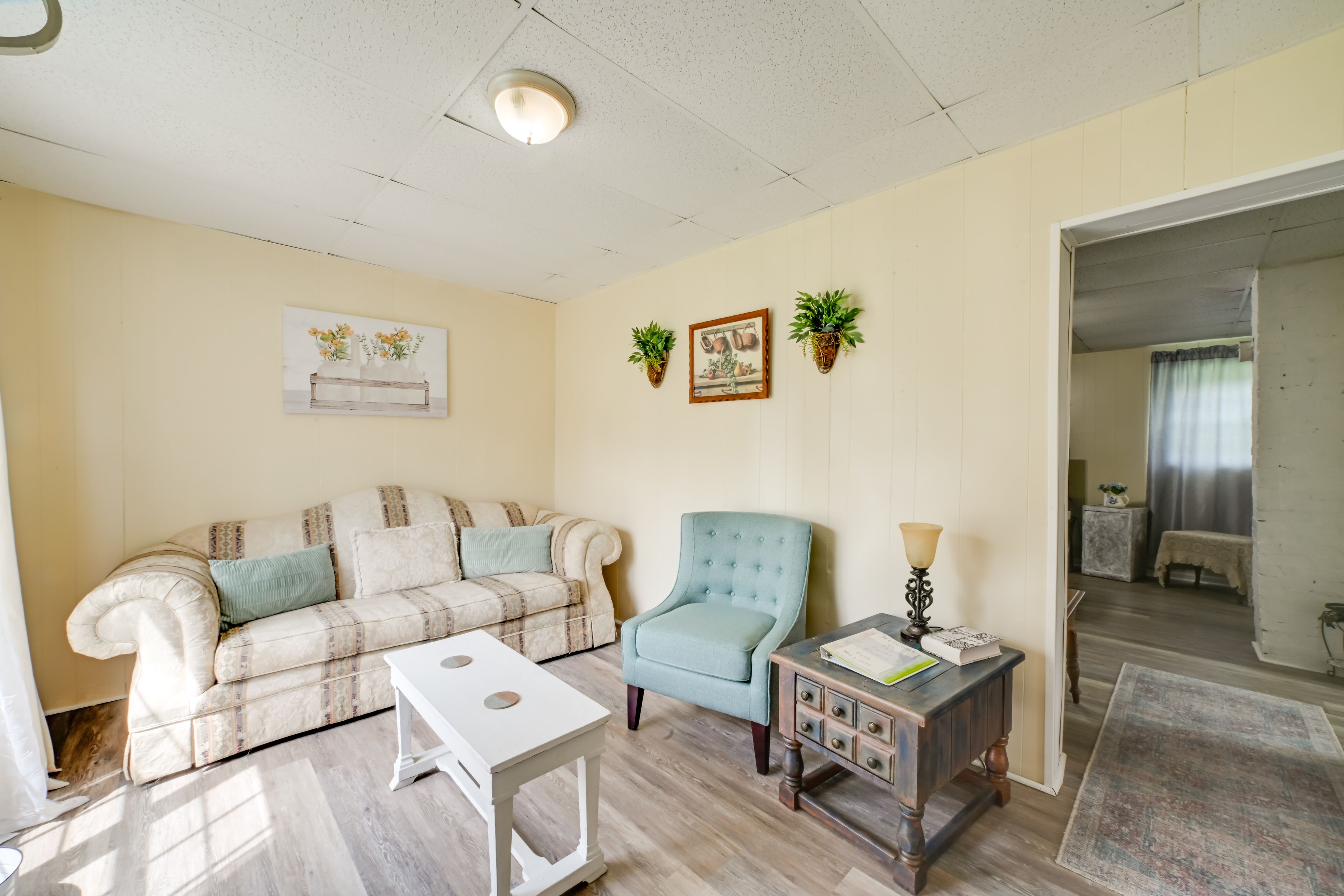 Living Area | Smart TV