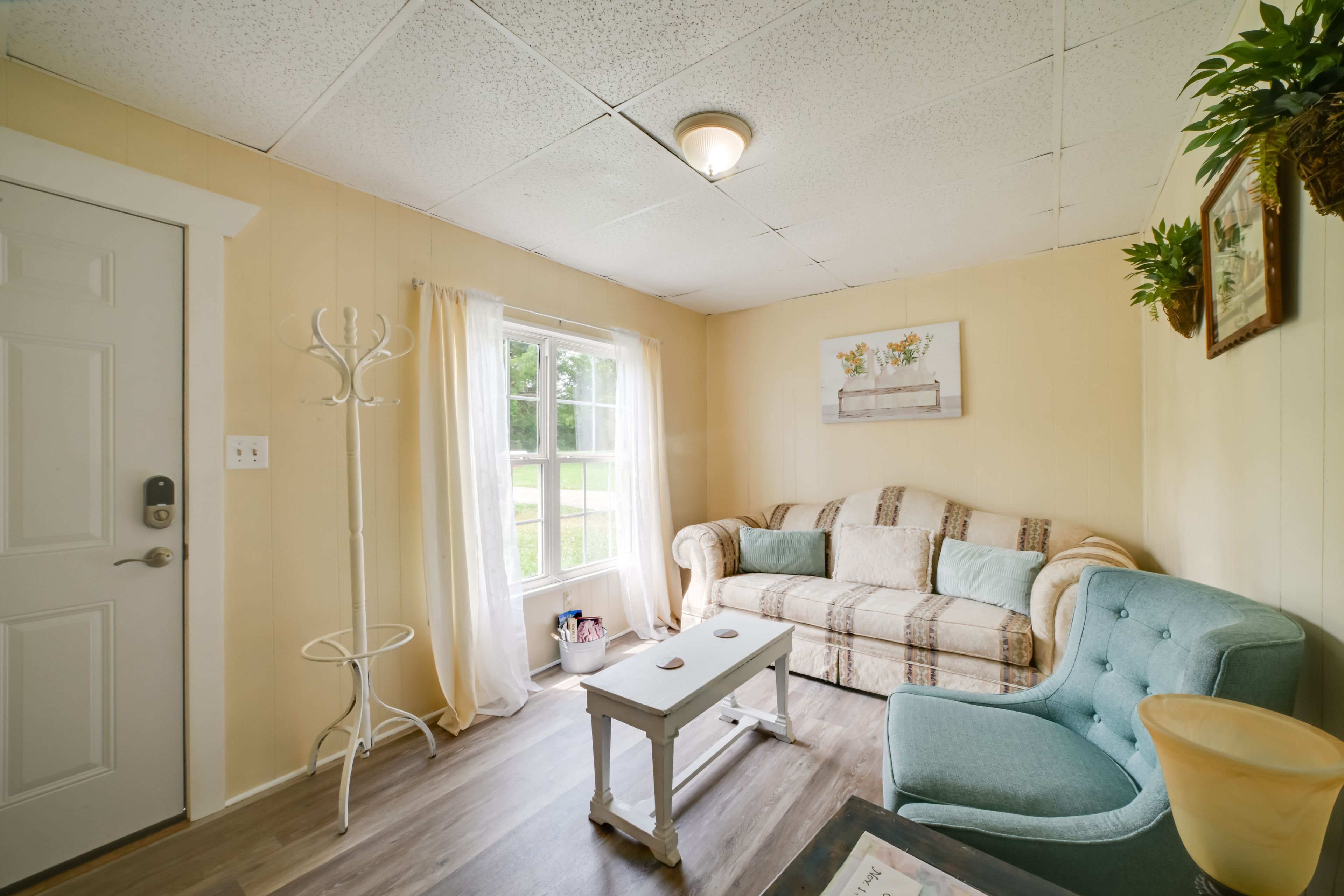 Living Area | Private Entrance