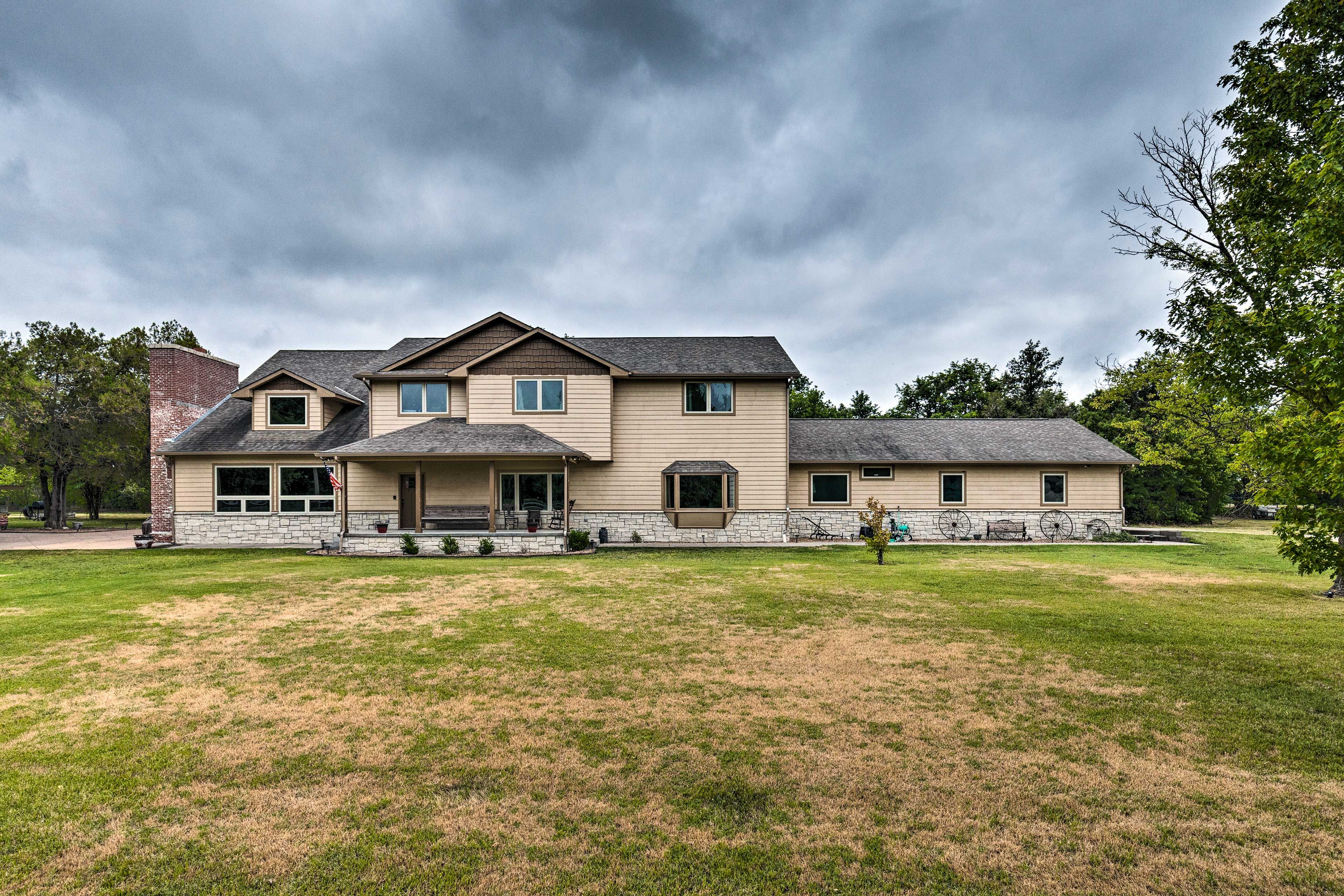 Peck Vacation Rental | 7BR | 4BA | 6,400 Sq Ft |  Steps Required