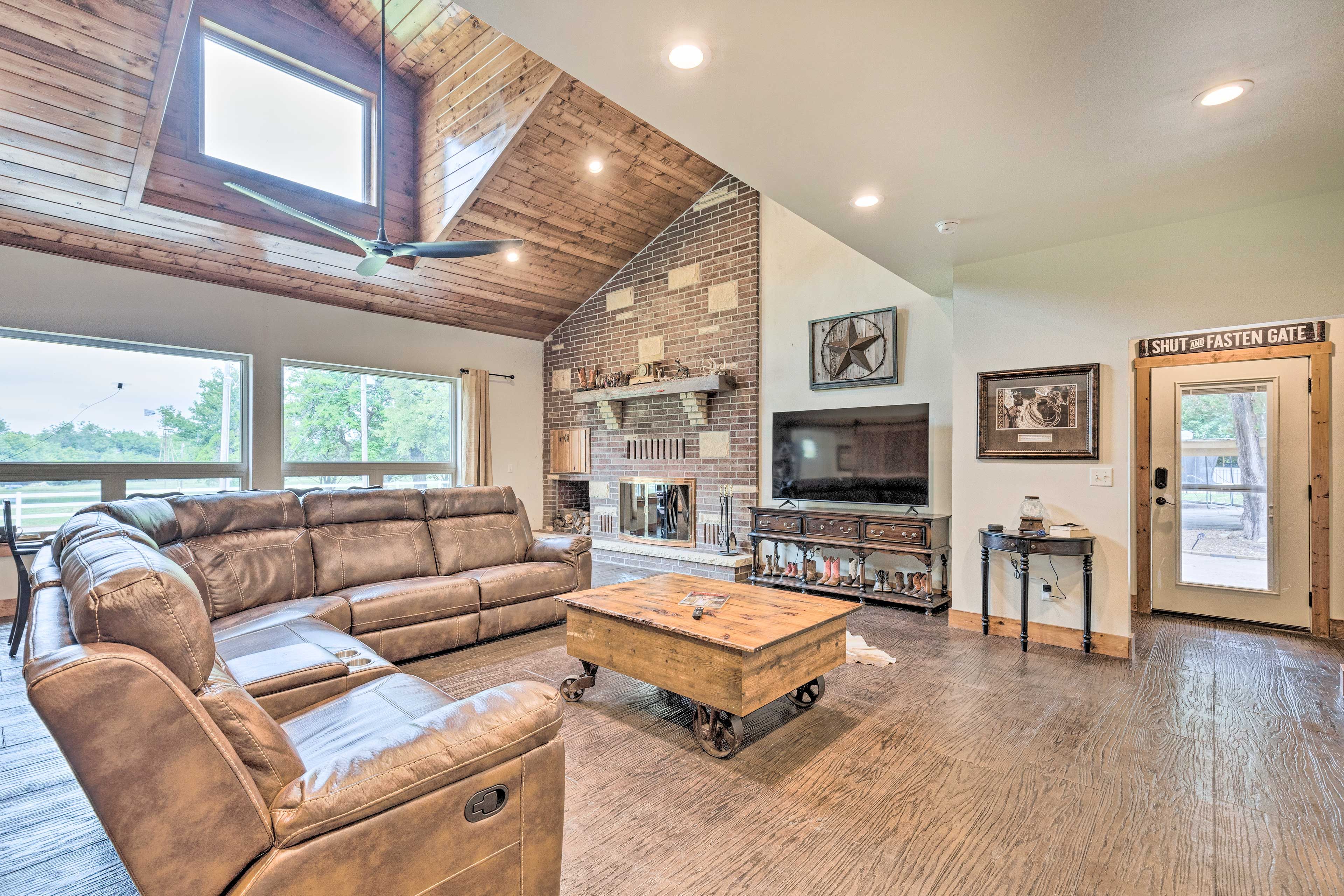 Living Room | 1st Floor | Air Conditioning