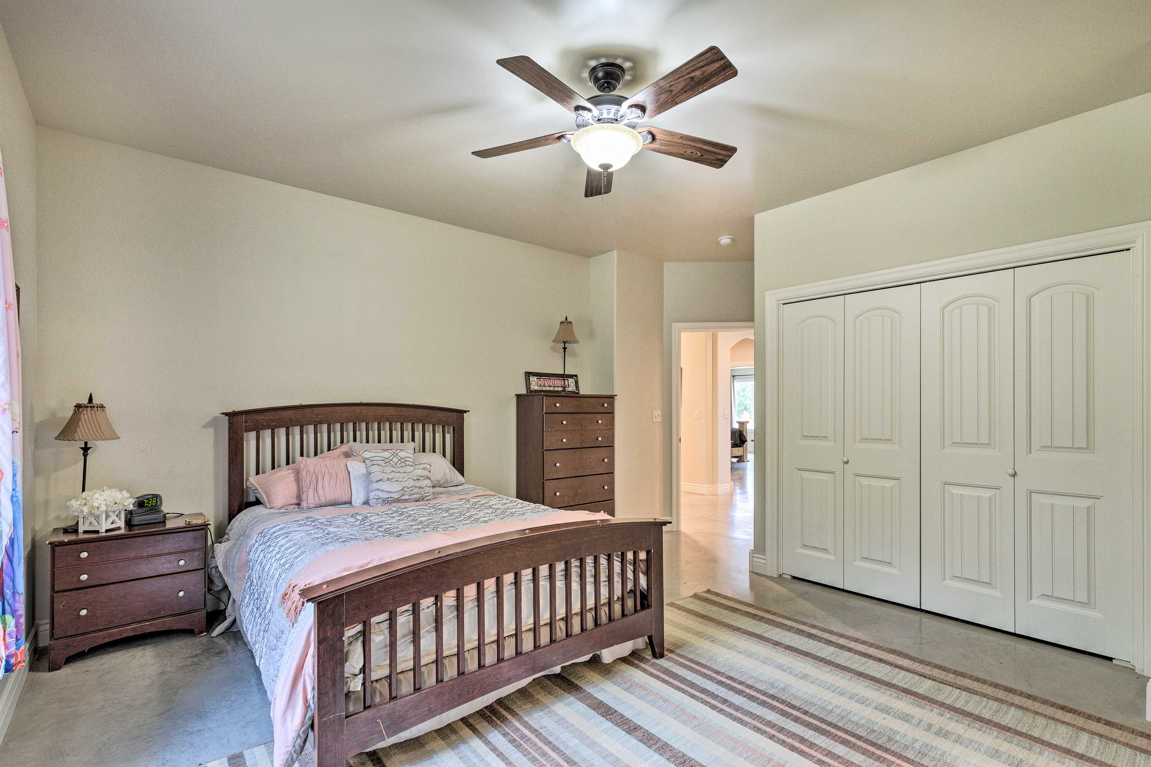 Bedroom 2 | Queen Bed | 1st Floor