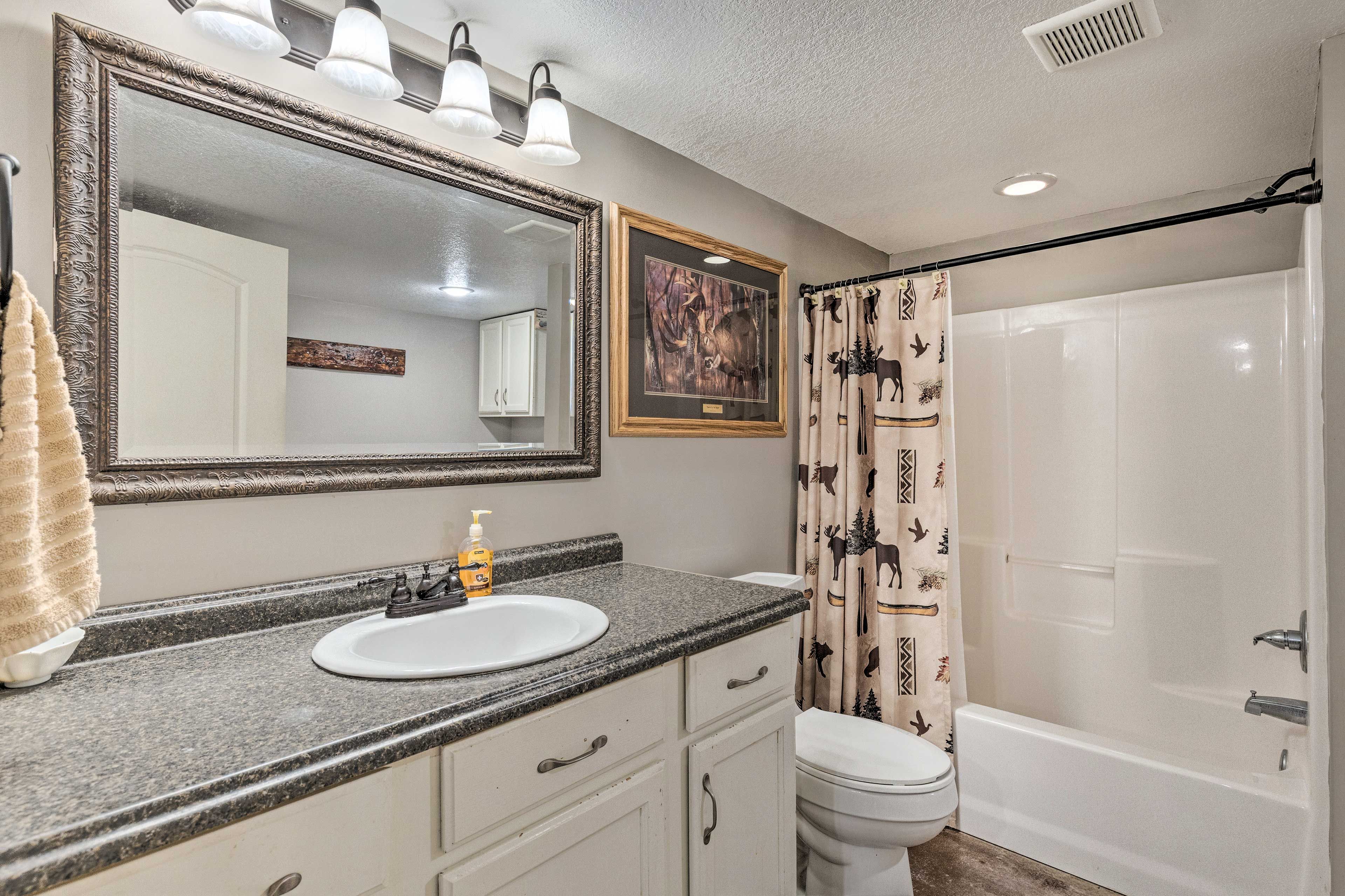 Full Bathroom | 2nd Floor
