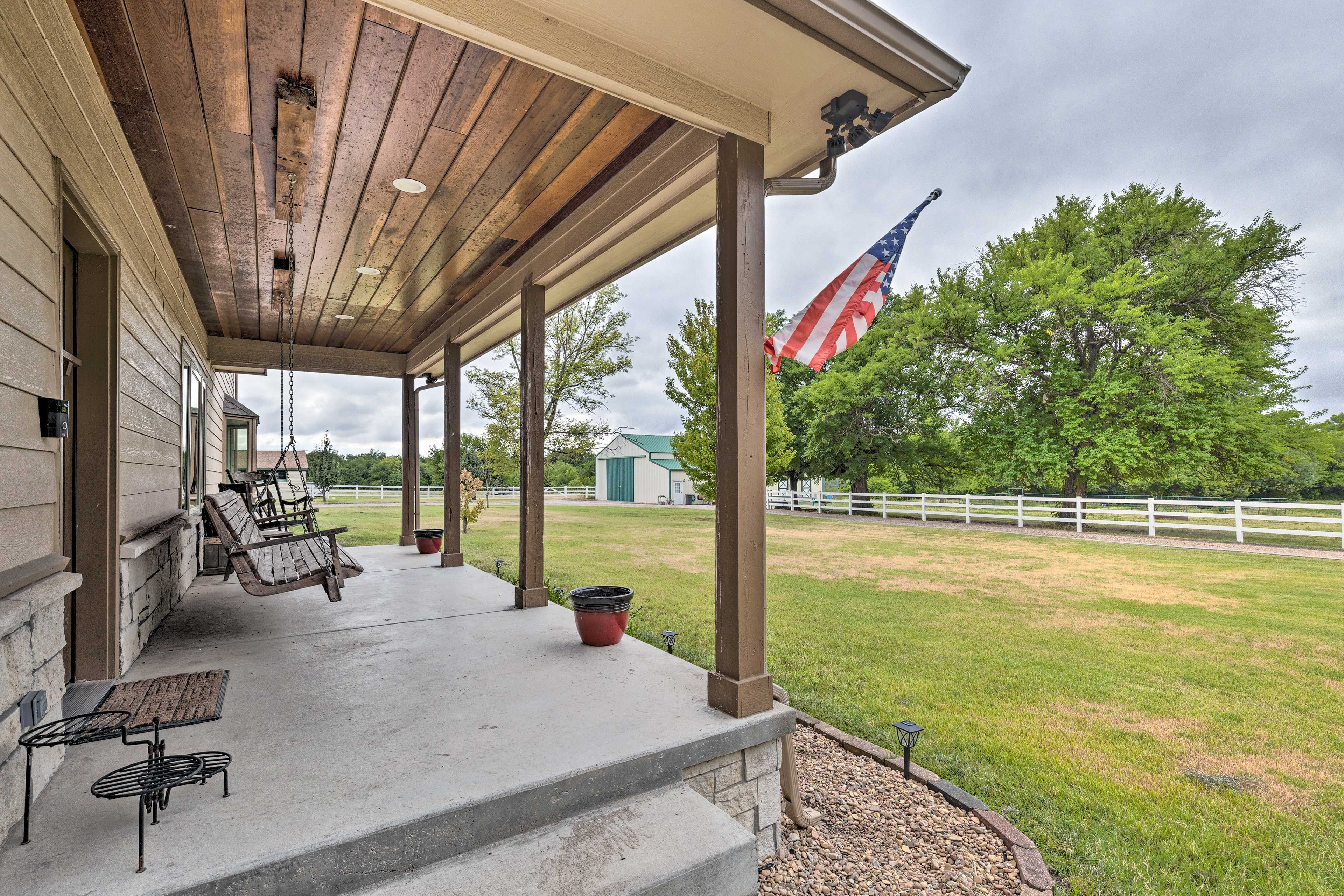Furnished Patio