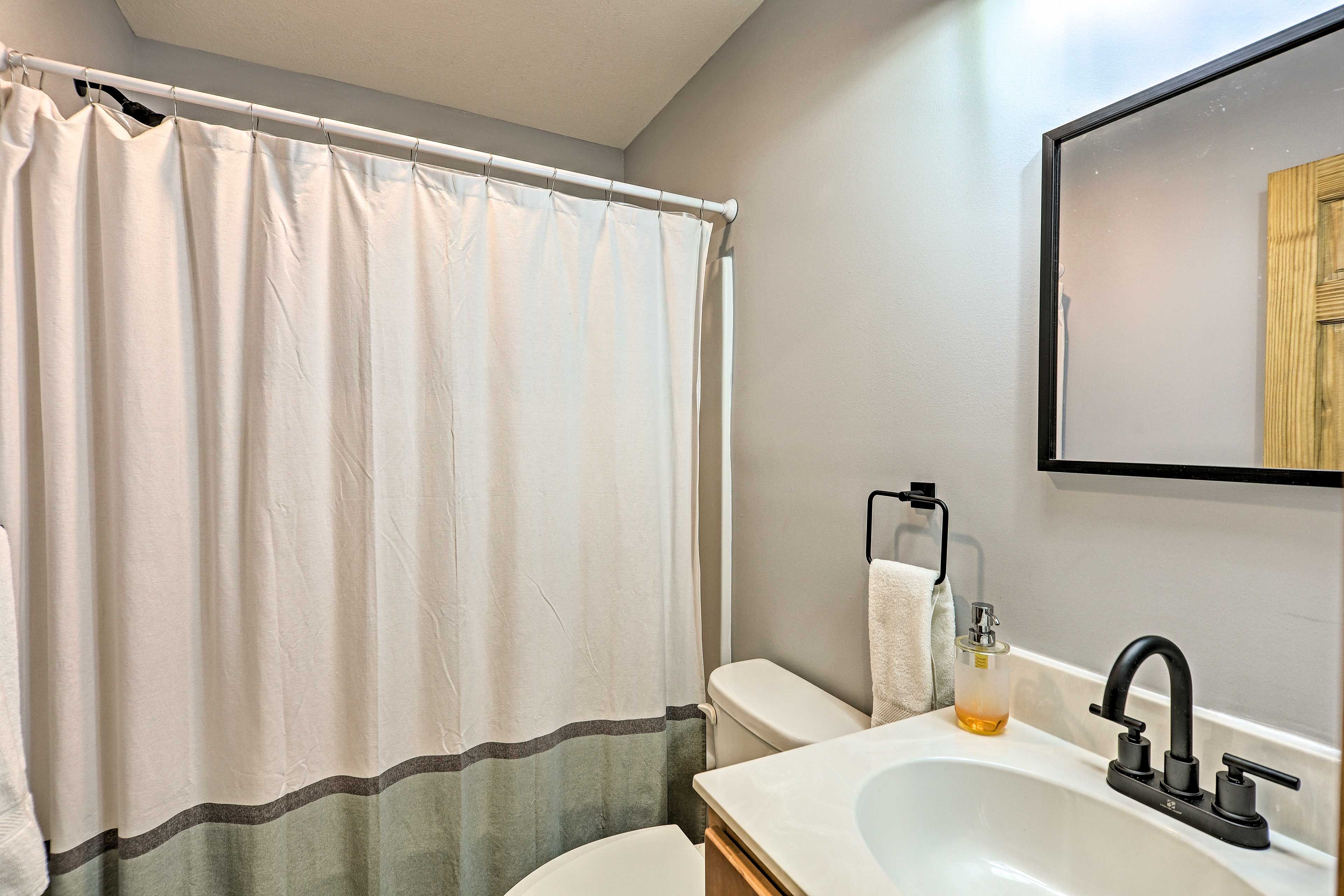Full Bathroom | 3rd Floor | Hair Dryer