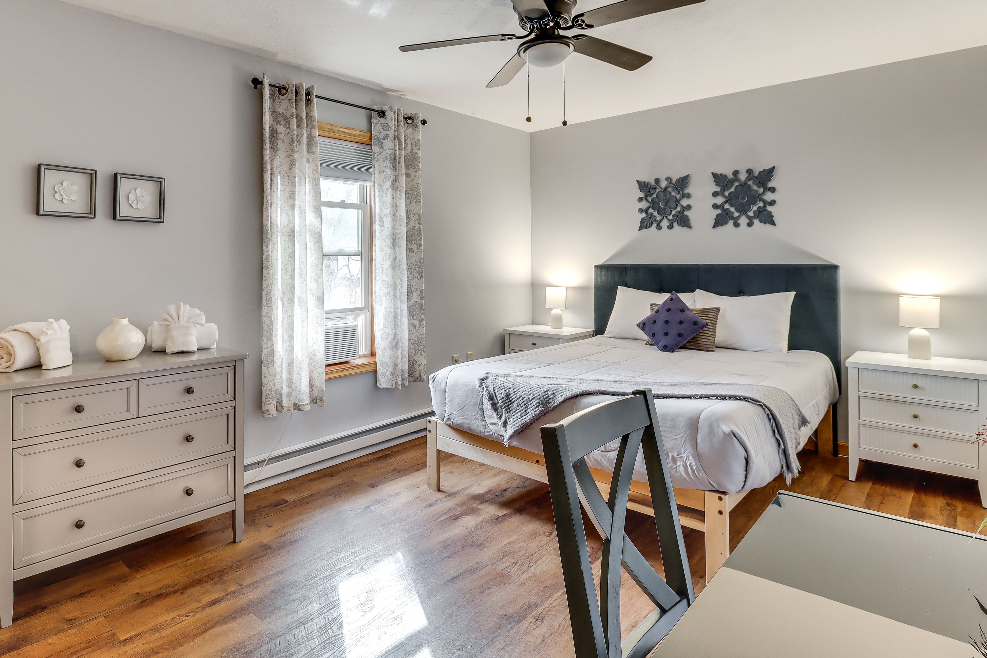 Bedroom 4 | Queen Bed | 1st Floor