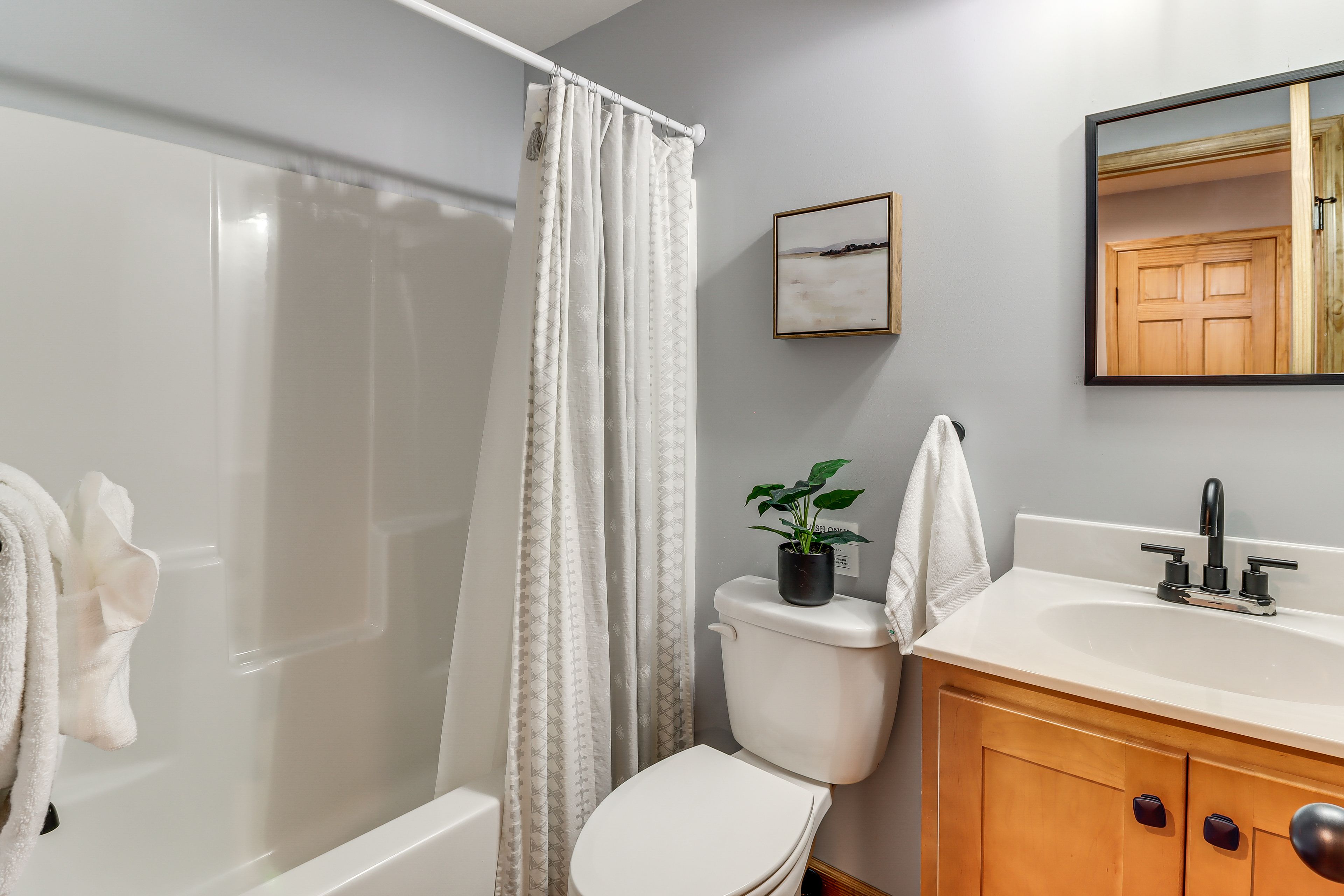 Full Bathroom | 1st Floor