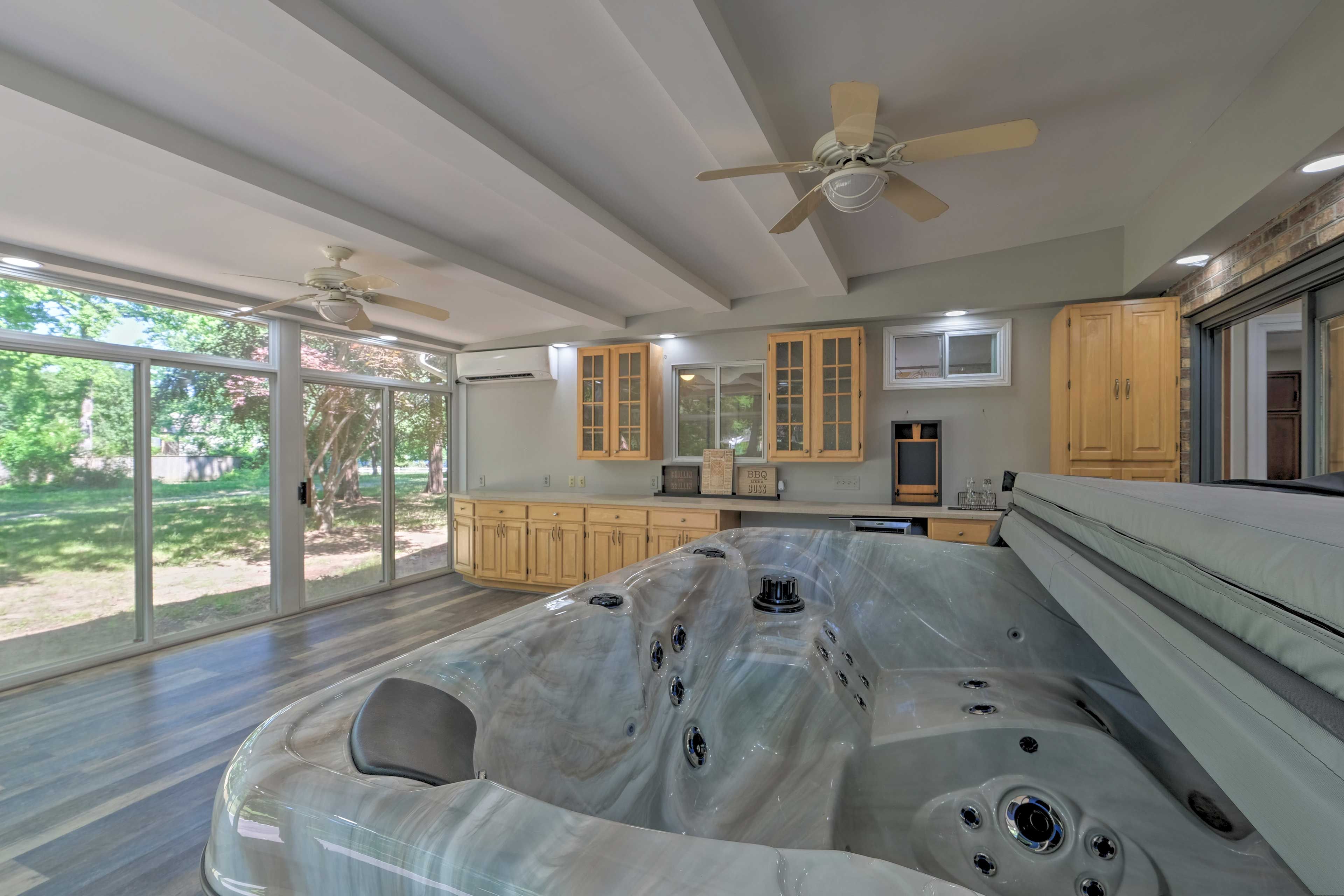 Edgewater Vacation Rental | 5BR | 2BA | Access Only By Stairs | 2,350 Sq Ft