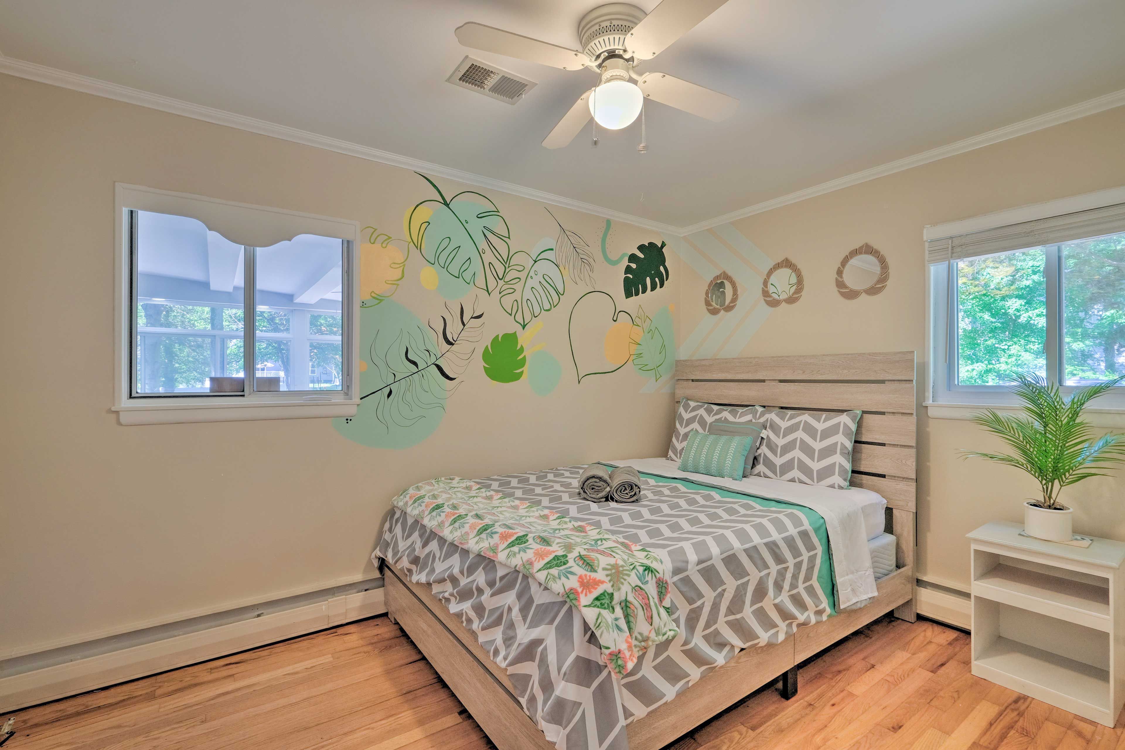 Bedroom 2 | Queen Bed | 1st Floor