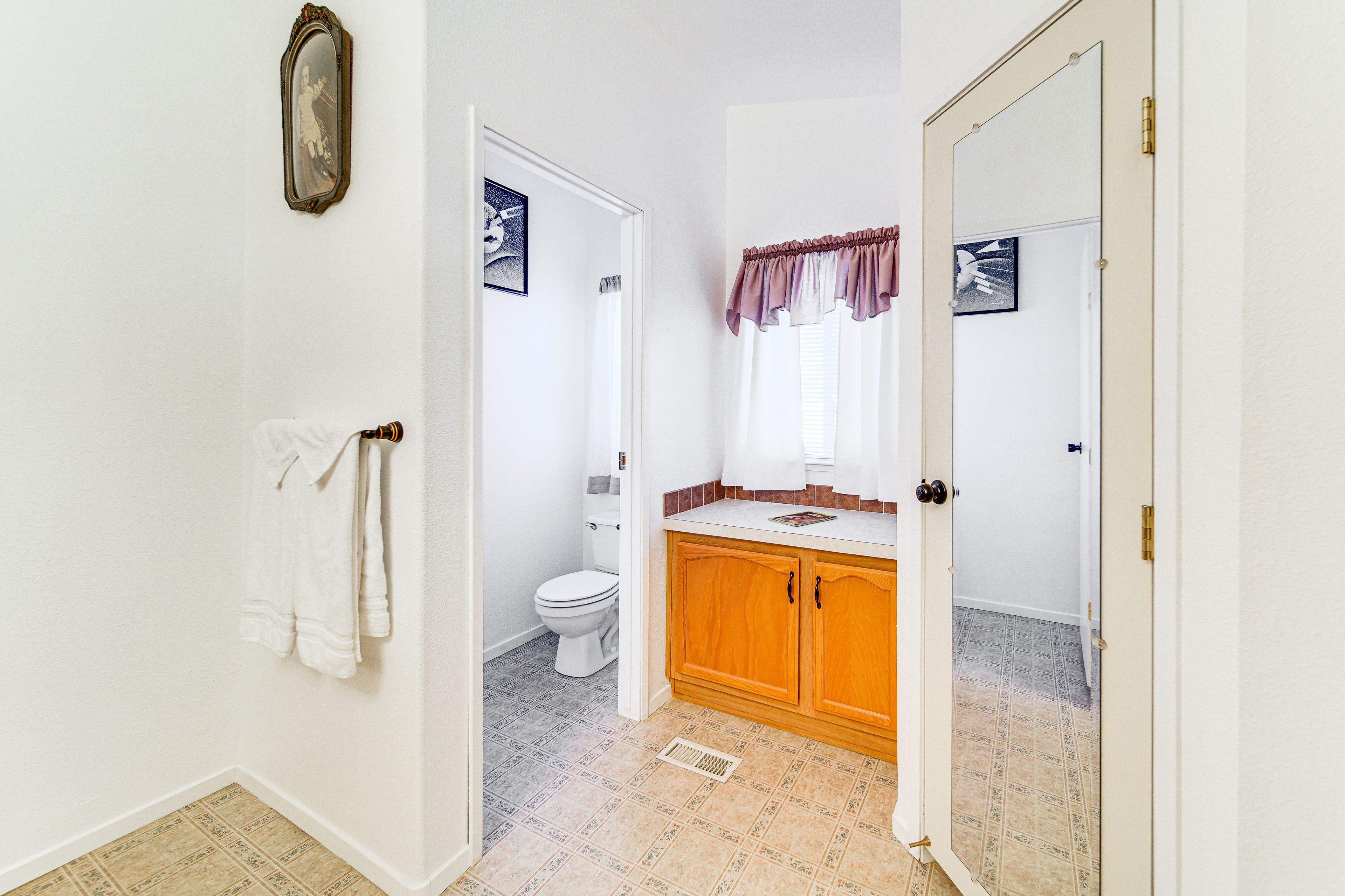 En-Suite Bathroom | Towels Provided | Complimentary Toiletries