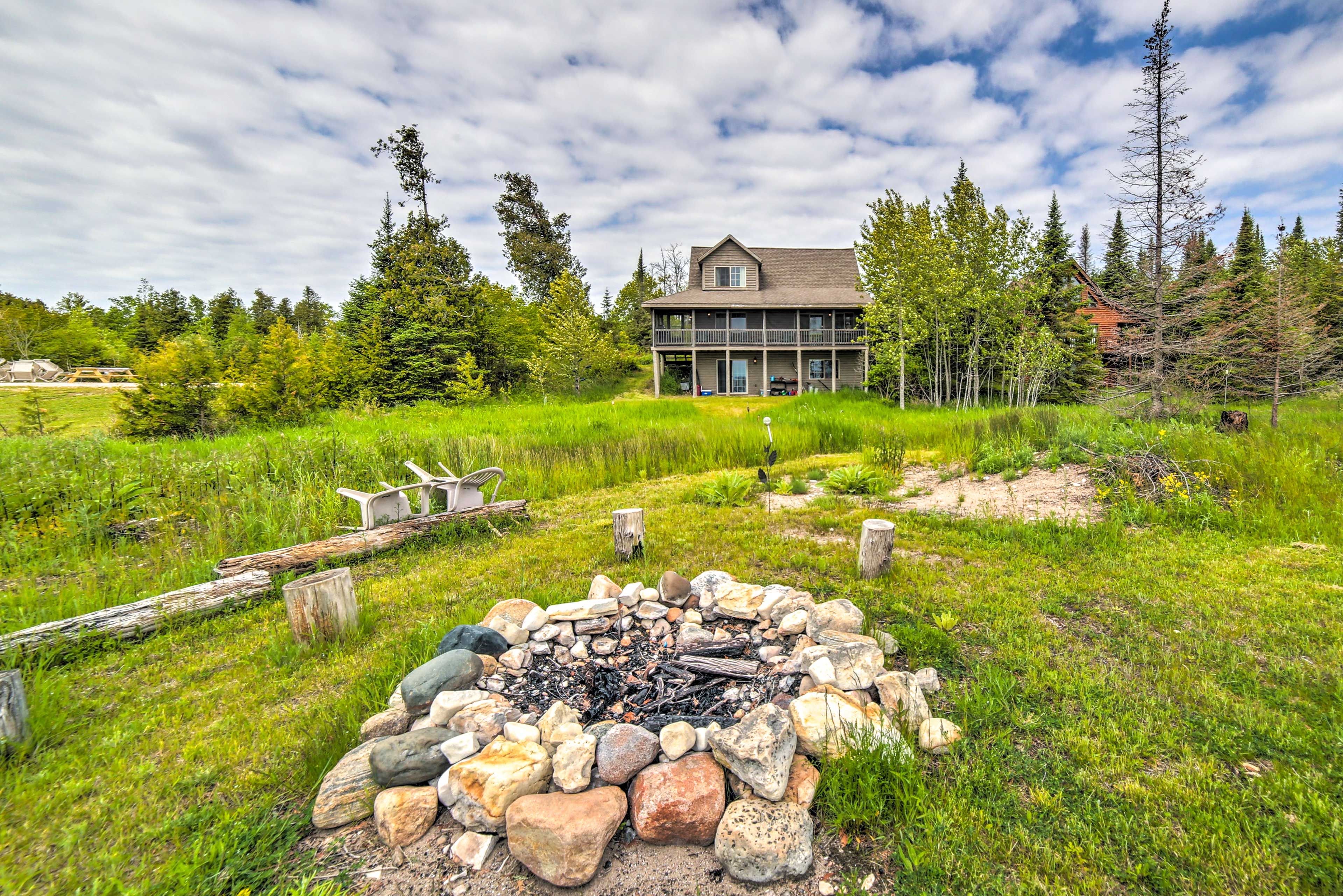 Fire Pit (Wood Not Provided)