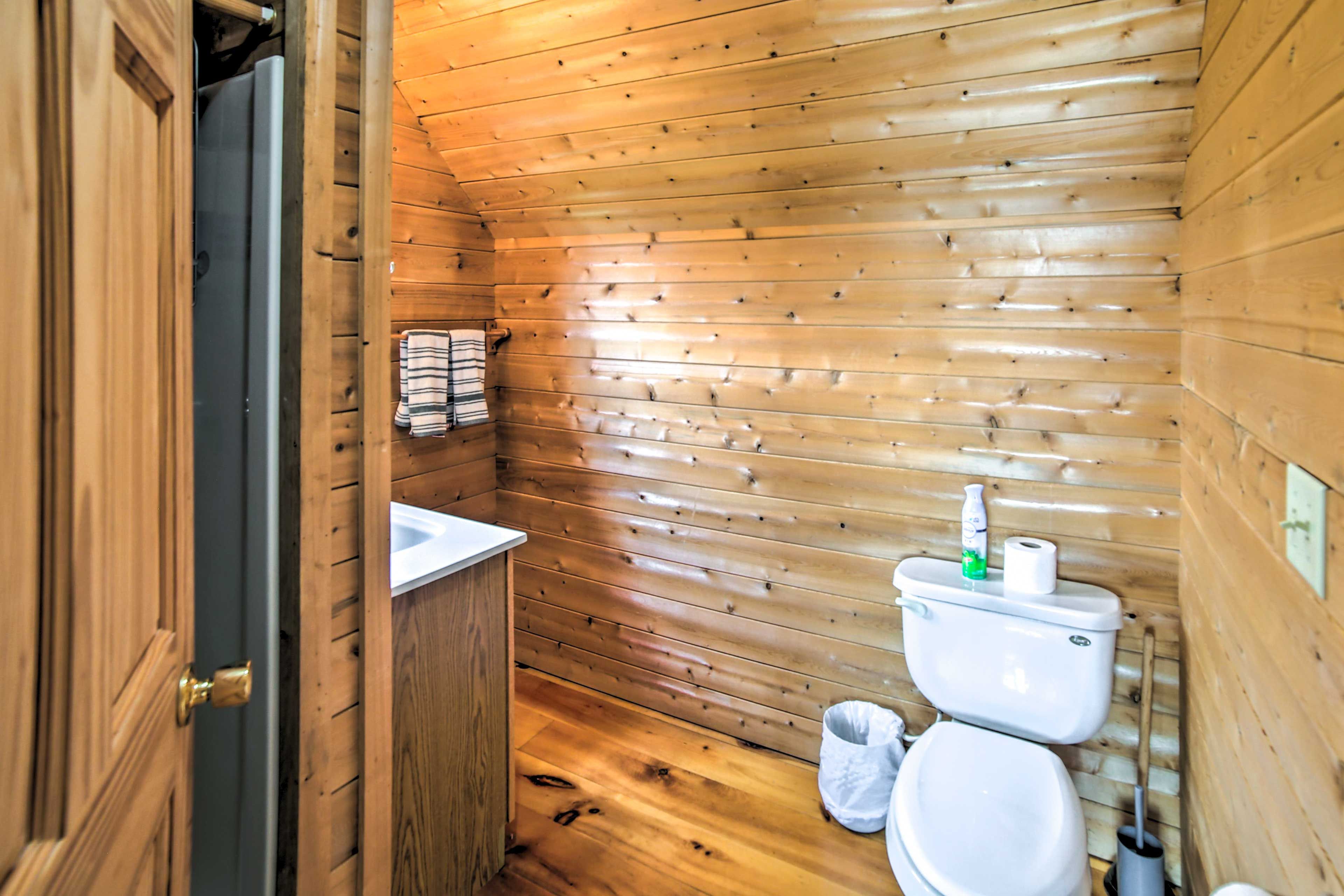 Loft Bathroom | Towels Provided