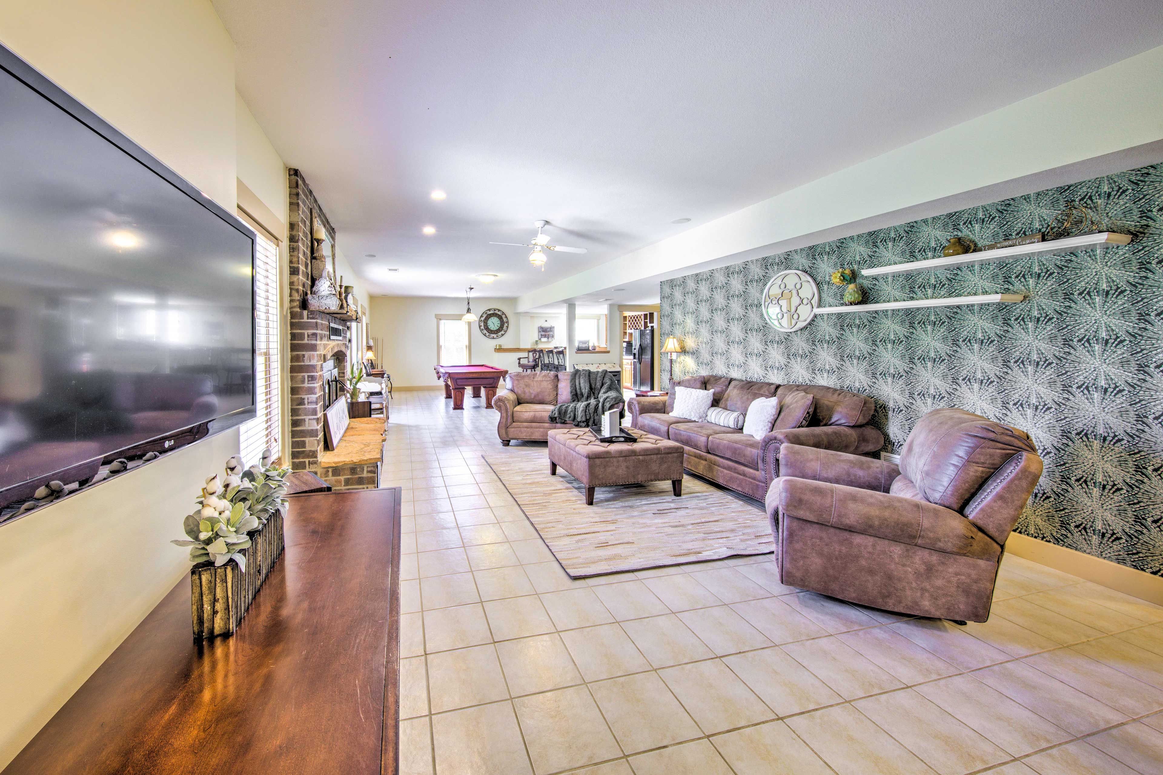 Living Area | Apple TV & DVD Player | Board Games