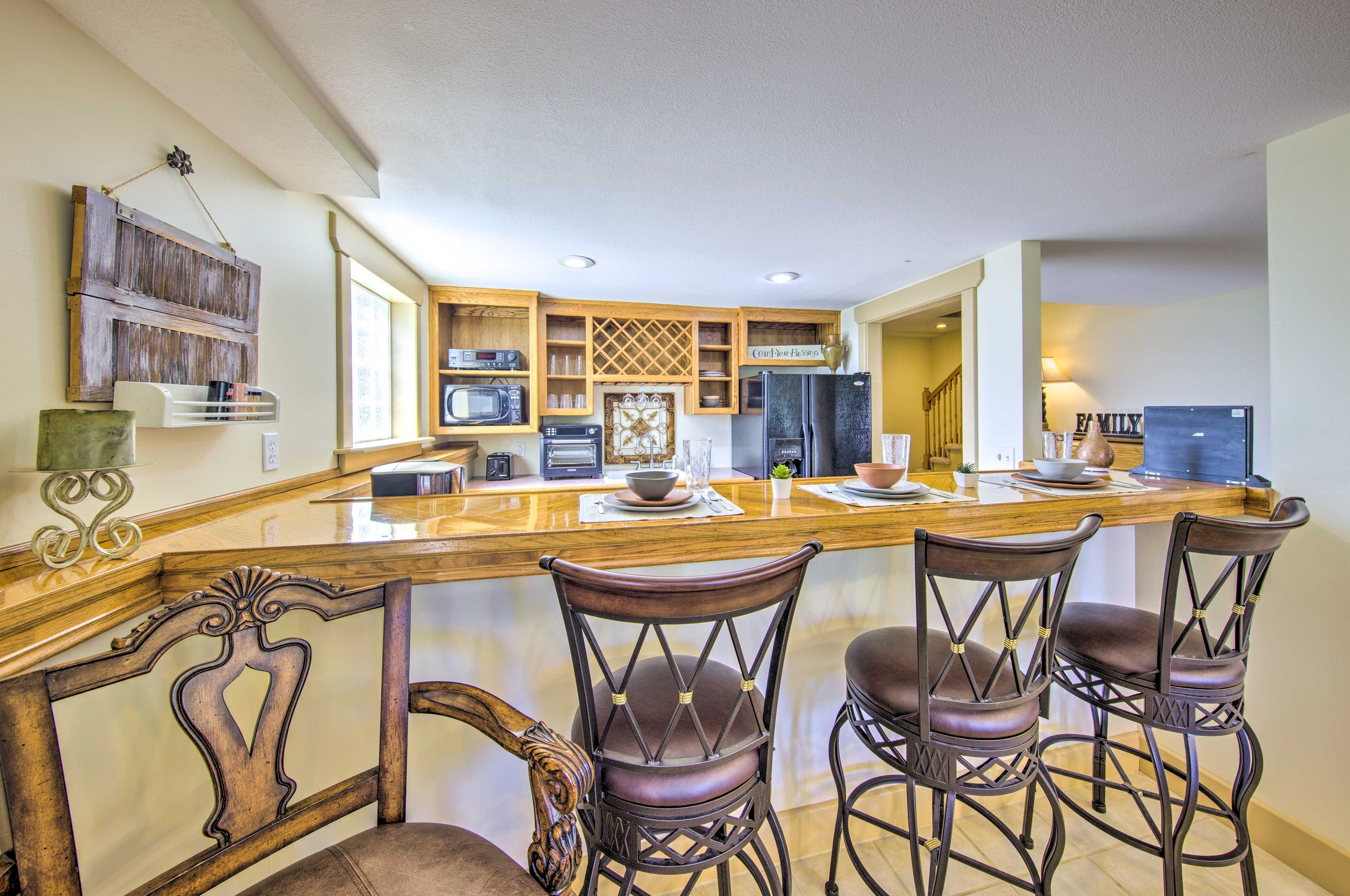 La Cygne Vacation Rental | Studio | 1BA | 1,159 Sq Ft | Step-Free Access