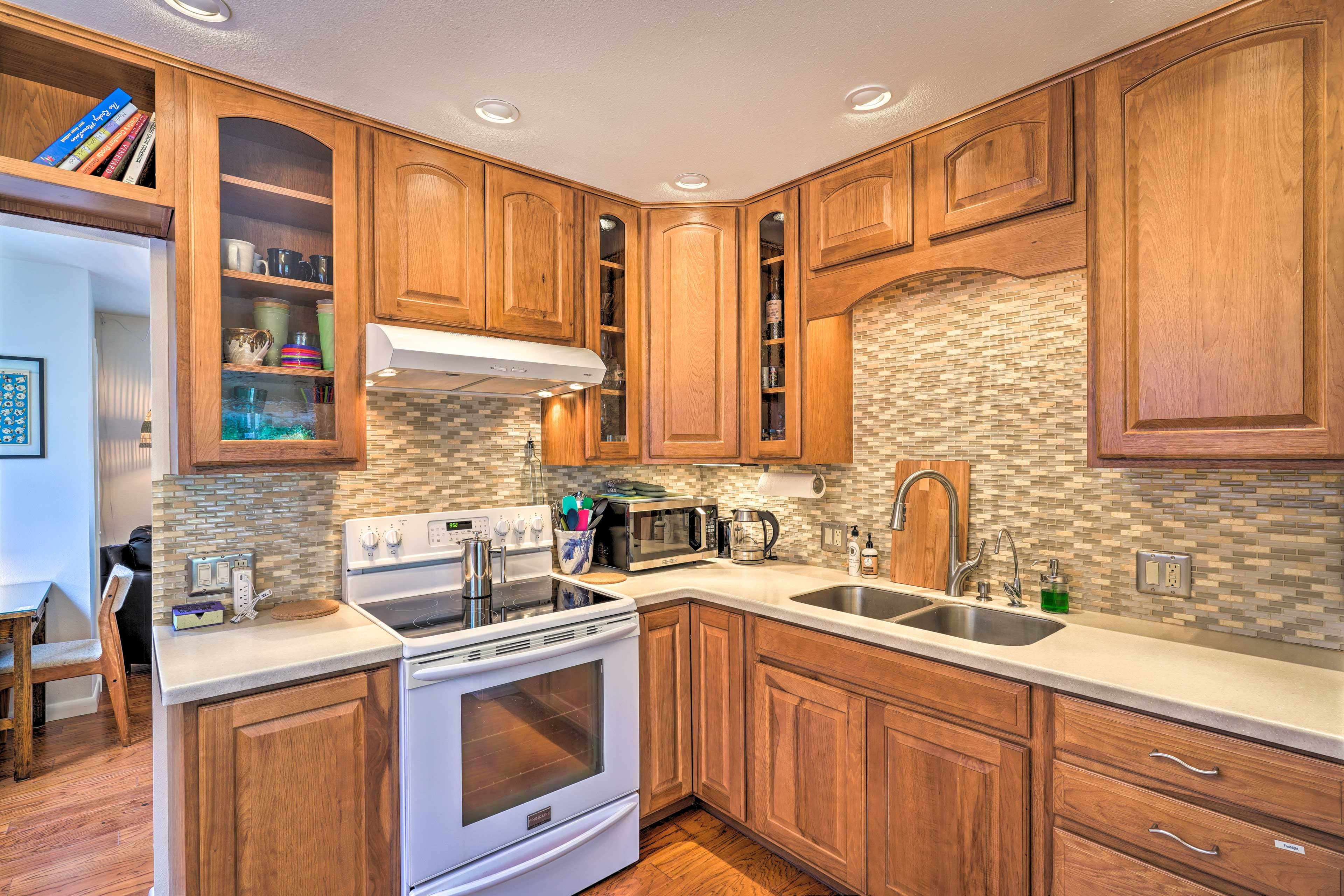 Kitchen | Basic Cooking Essentials Provided | Keurig Coffee Maker | Crockpot