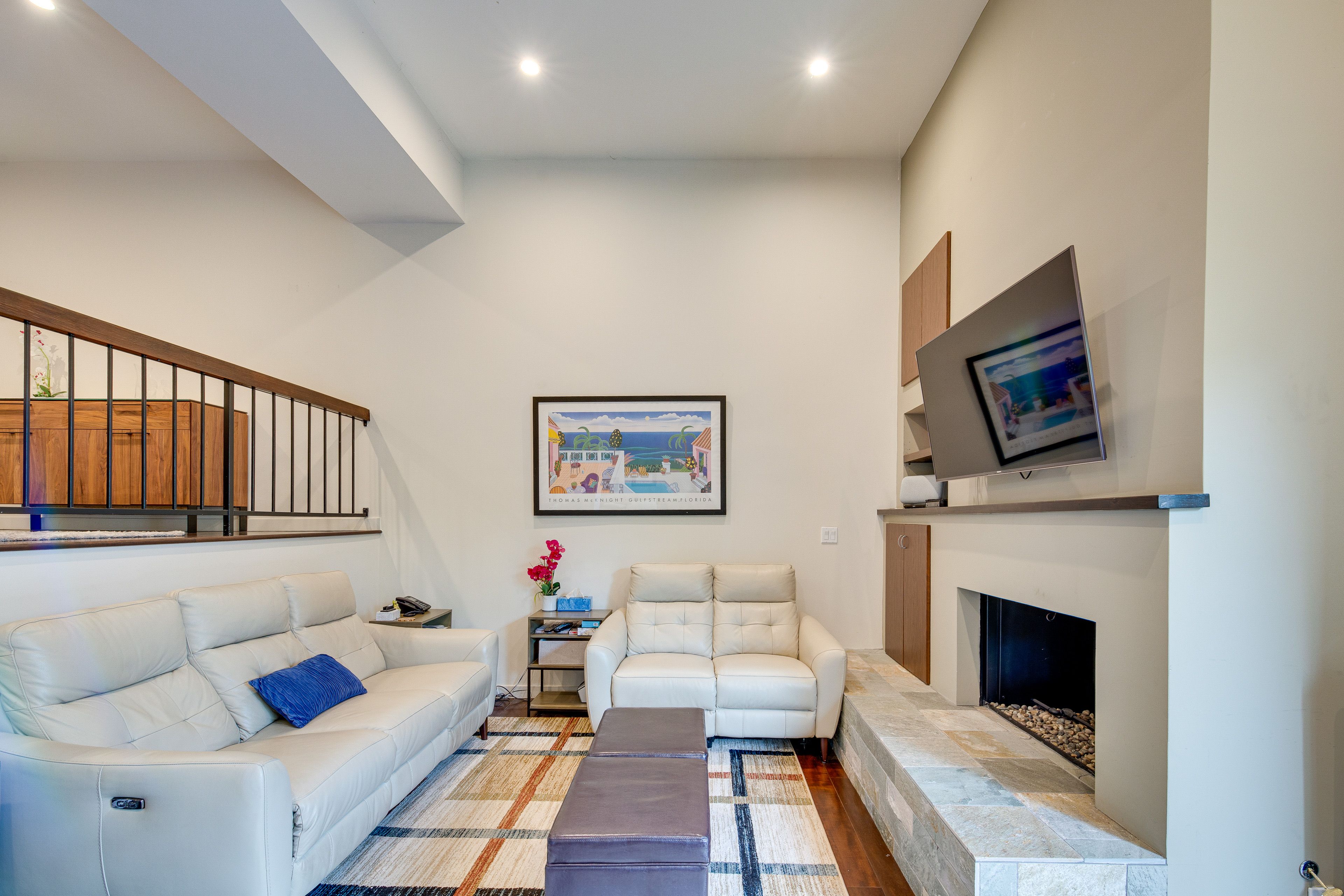 Living Room | Futon | Smart TVs | Free WiFi