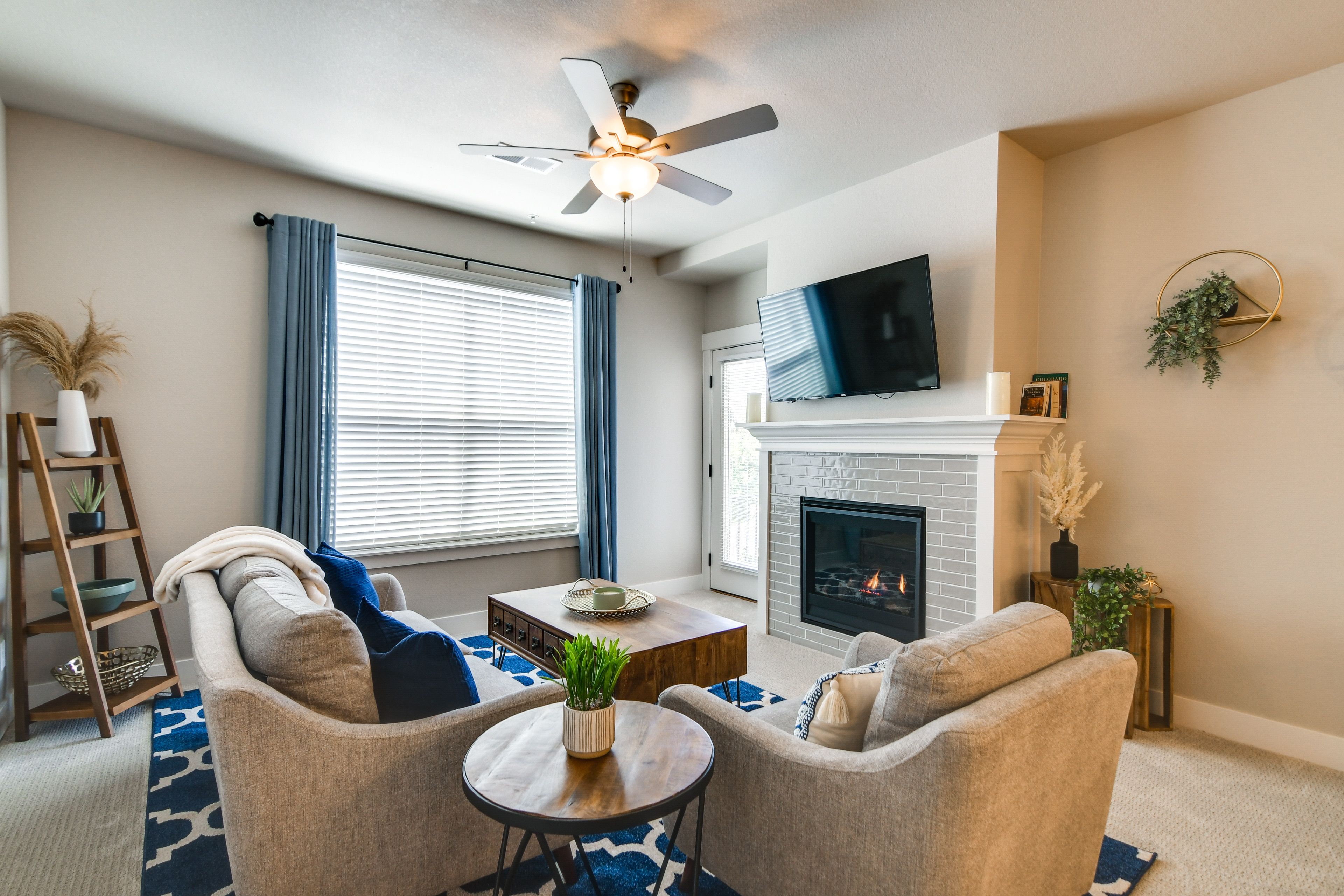 Living Room | Free WiFi | Smart TV w/ Cable