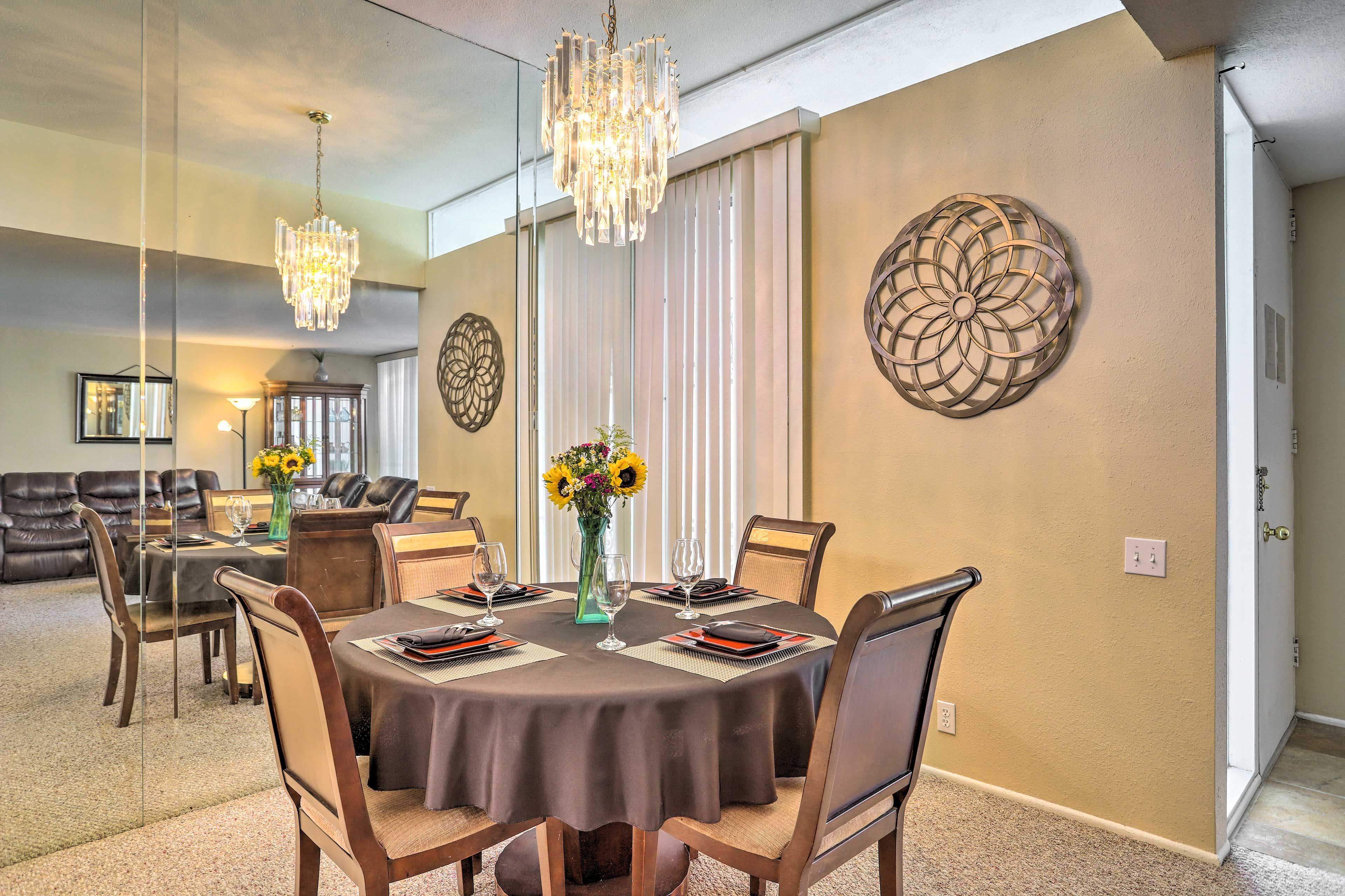 Dining Area | Dishware & Flatware Provided