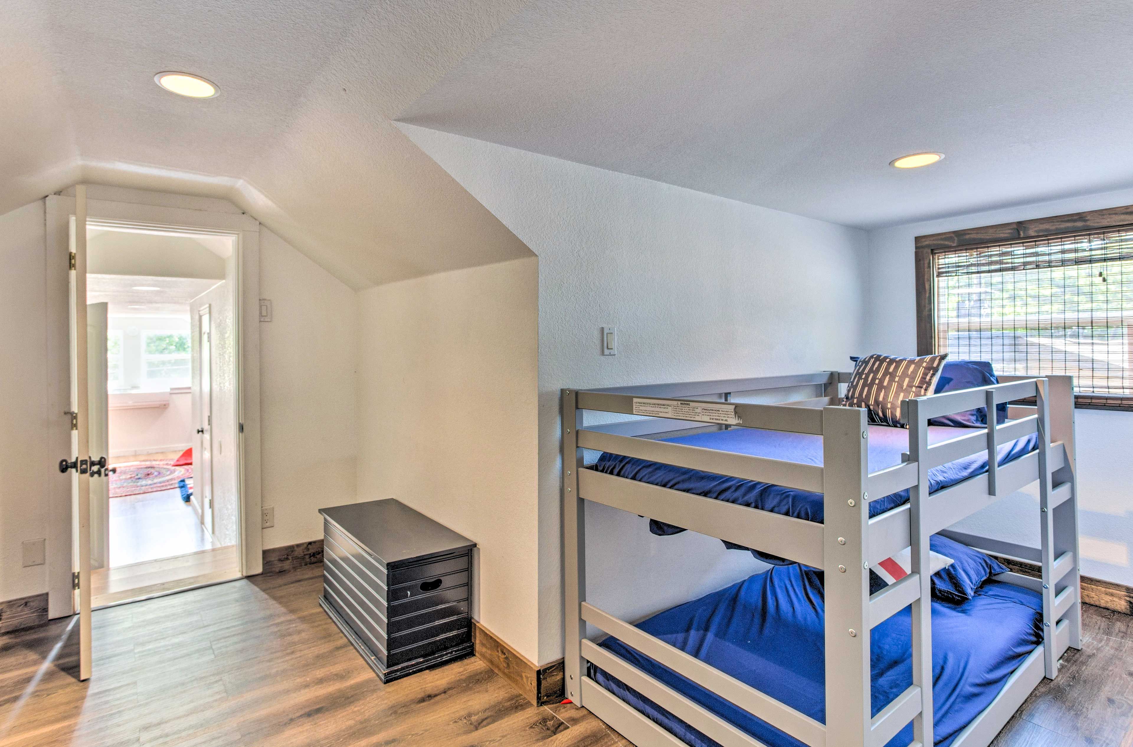 Upstairs Room | 2 Twin Bunk Beds