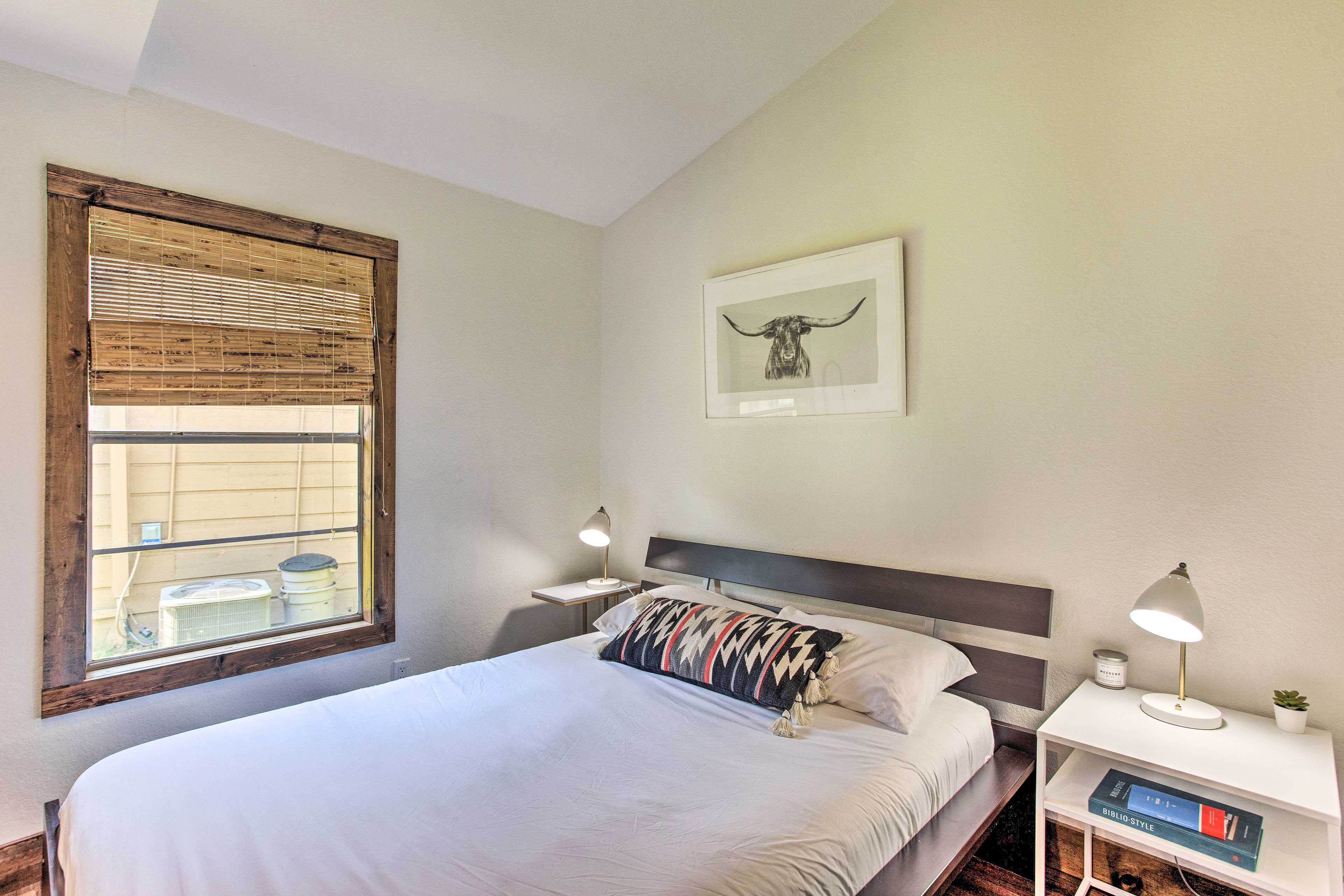 Bedroom 3 | Queen Bed