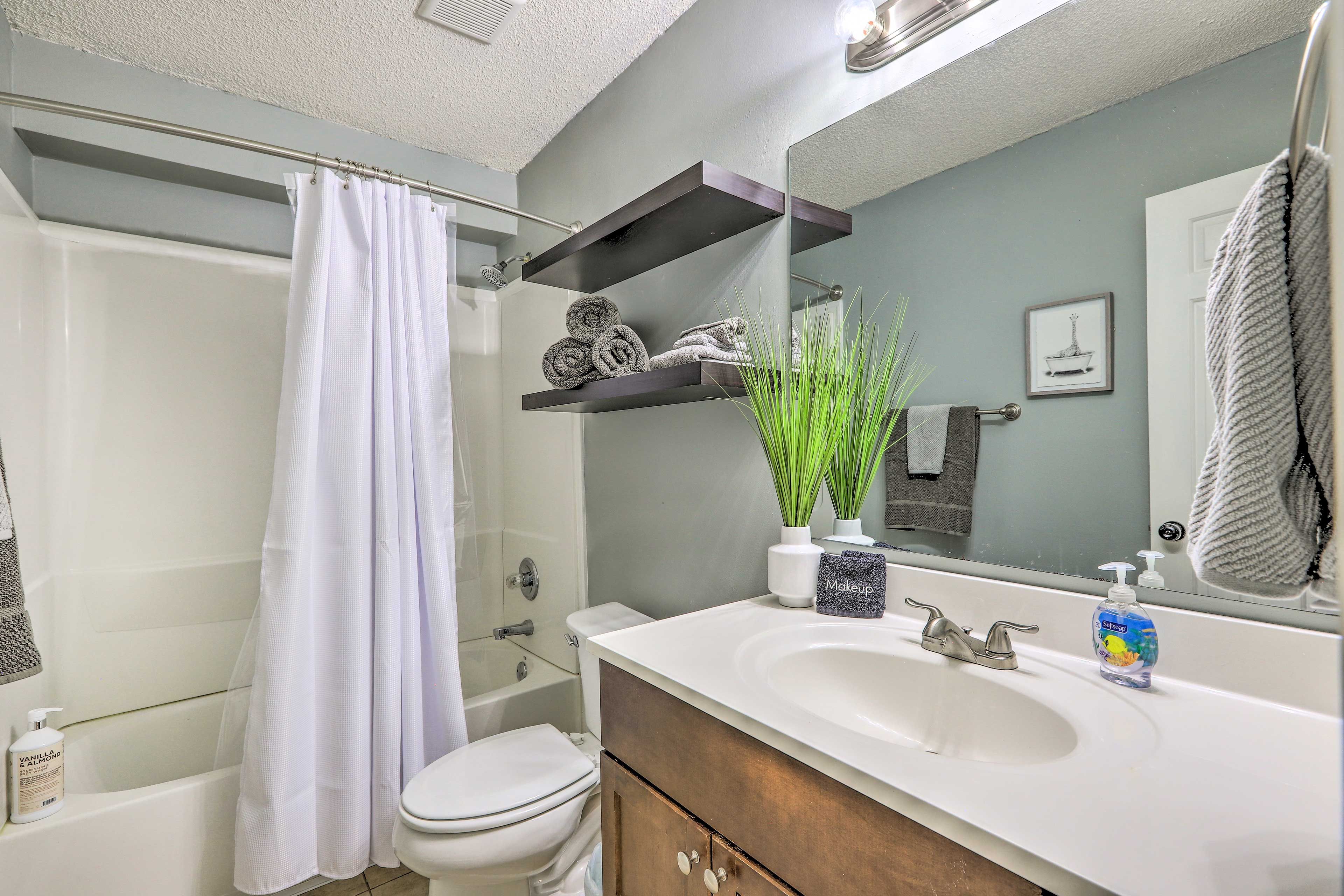 Bathroom | Towels Provided | Complimentary Toiletries