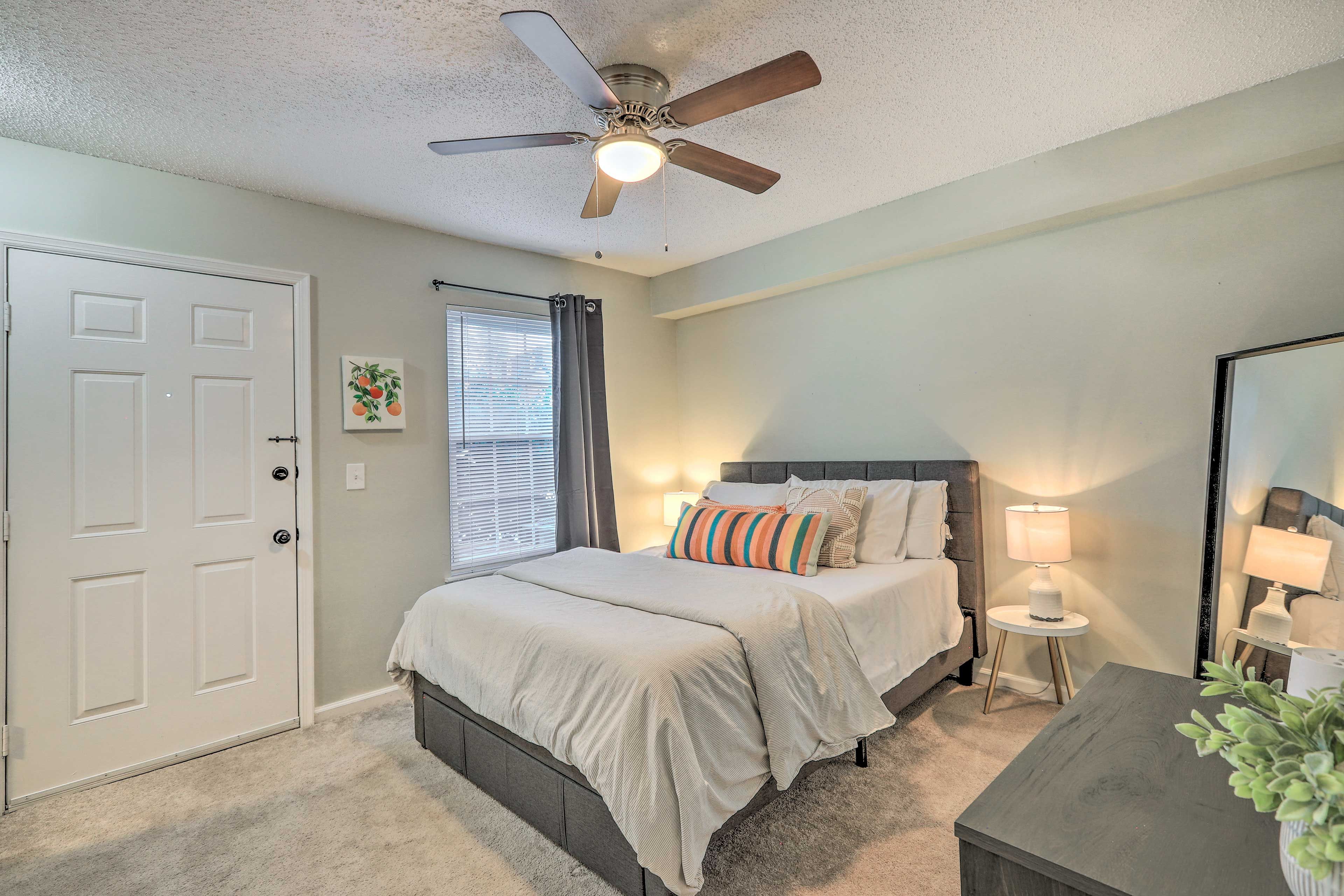 Bedroom | Queen Bed | Desk | Patio Access