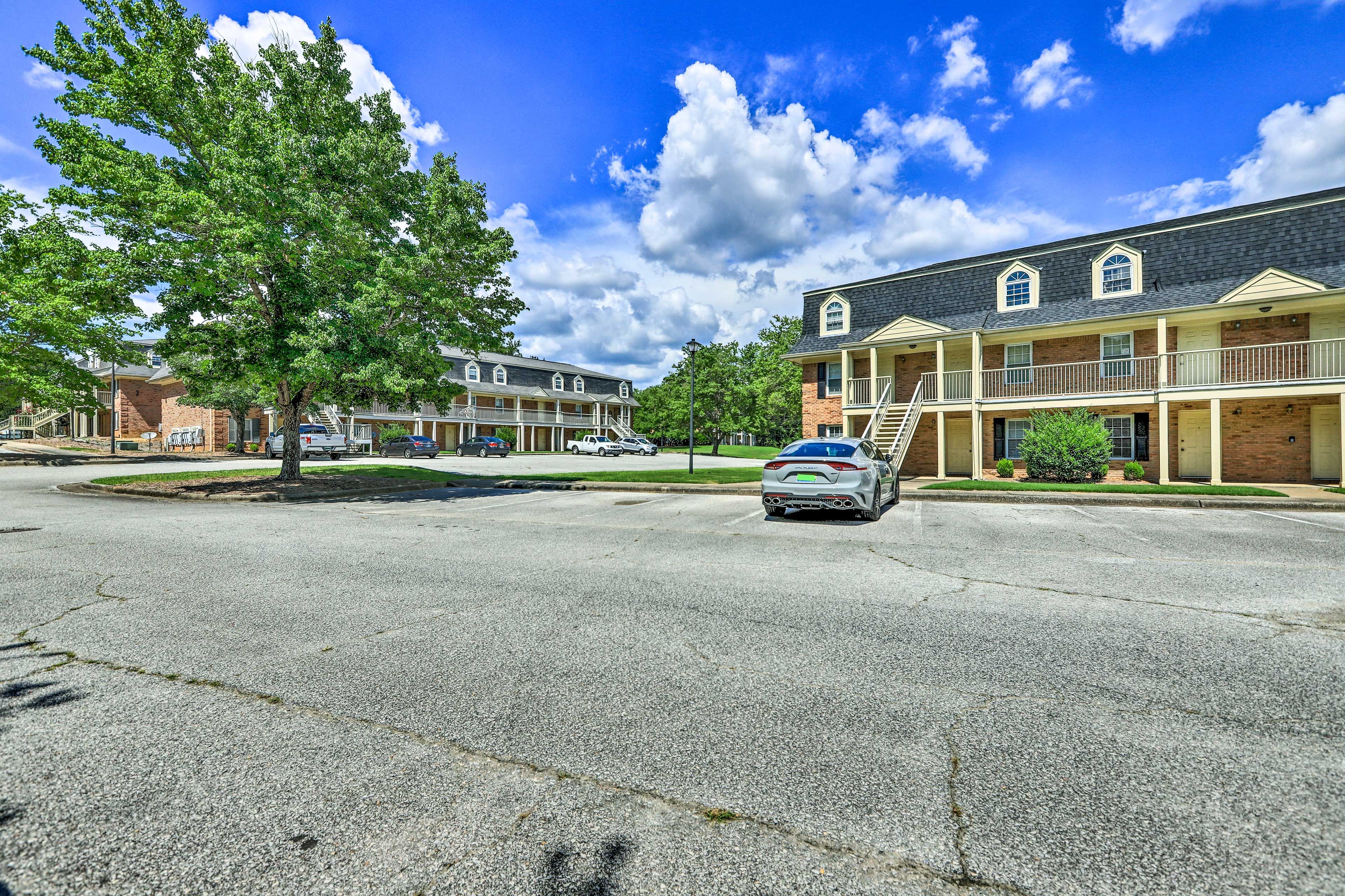 Parking | Community Lot