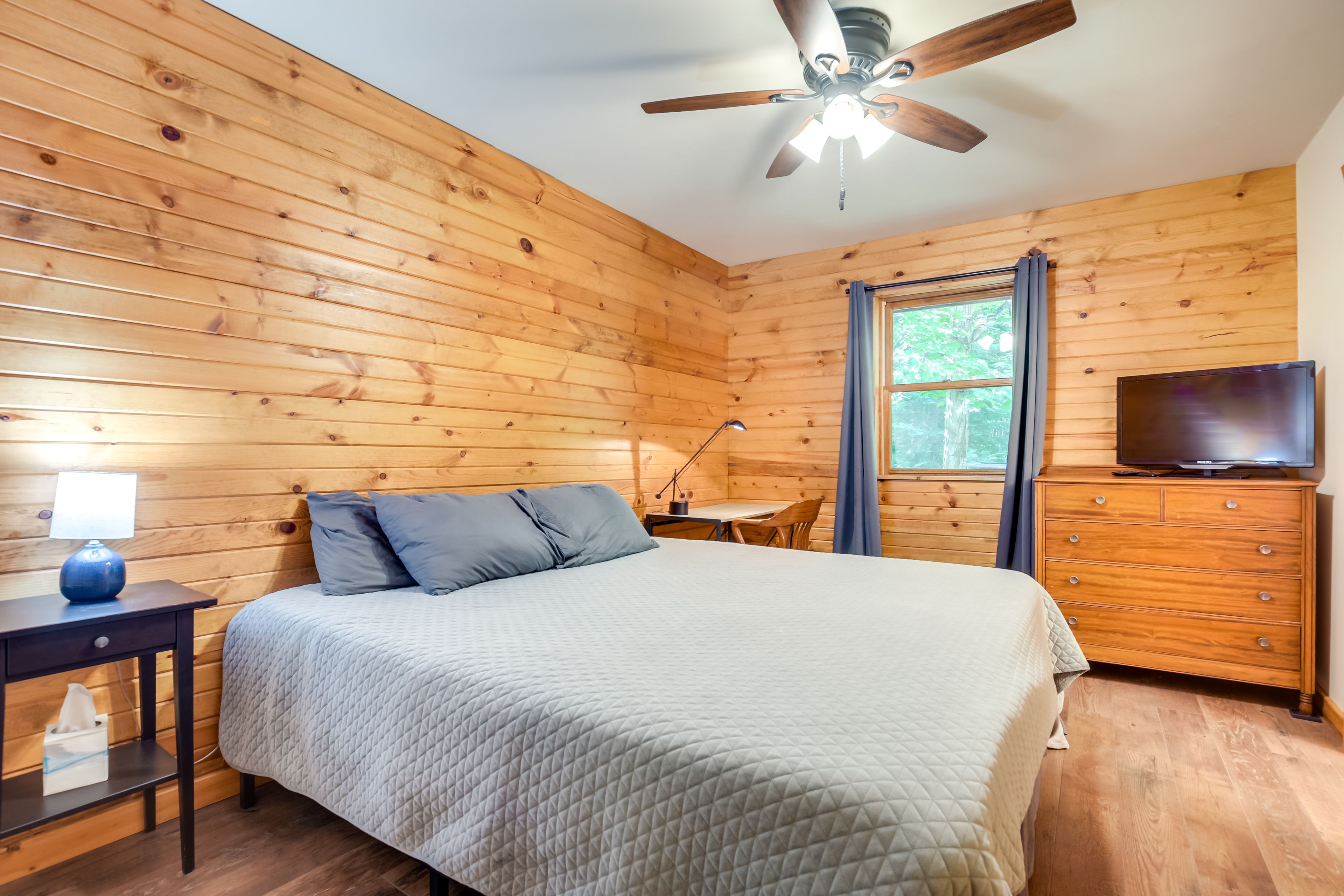 Bedroom 1 | King Bed | Linens Provided