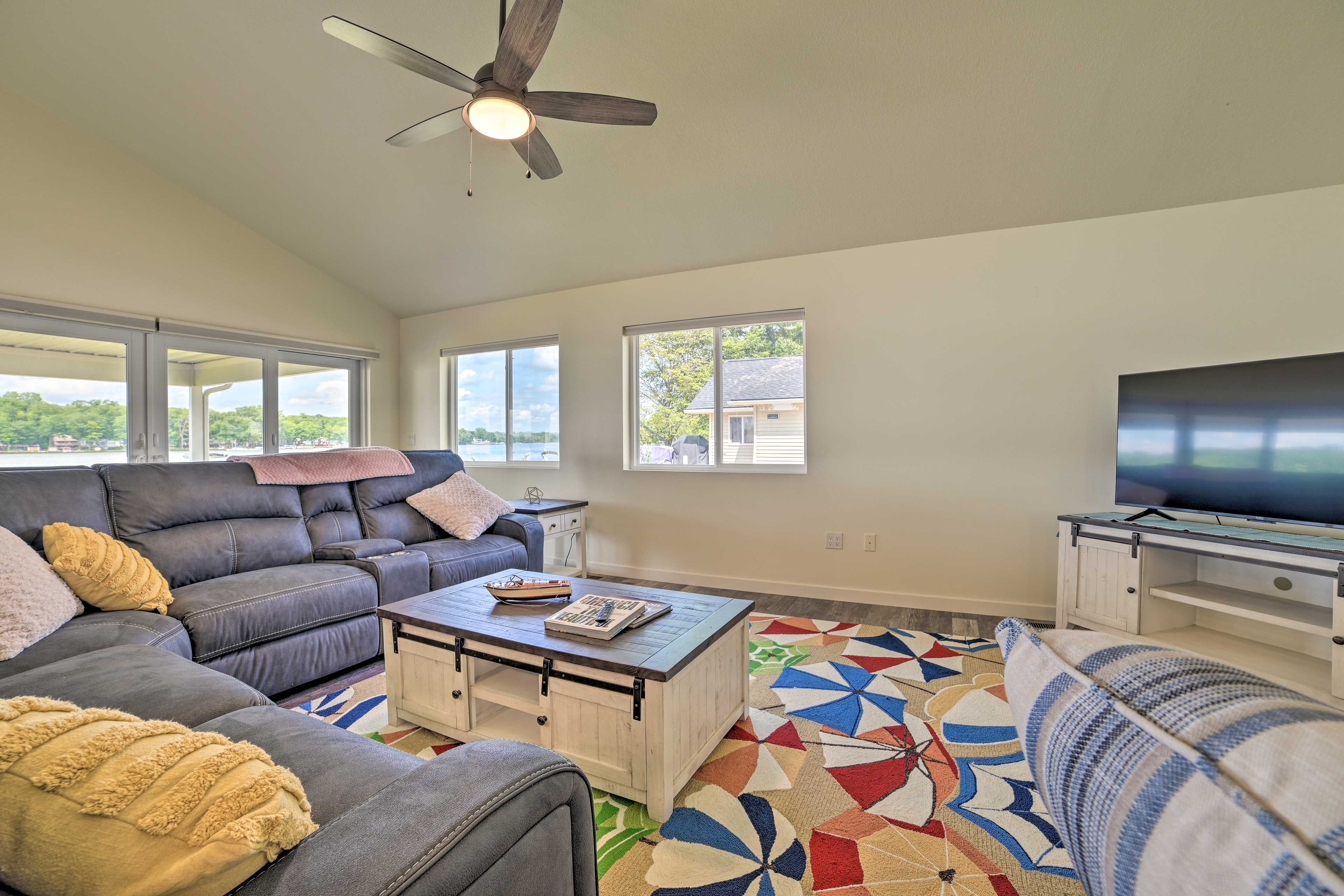 Living Room | Main Floor | Wireless Internet | Board Games