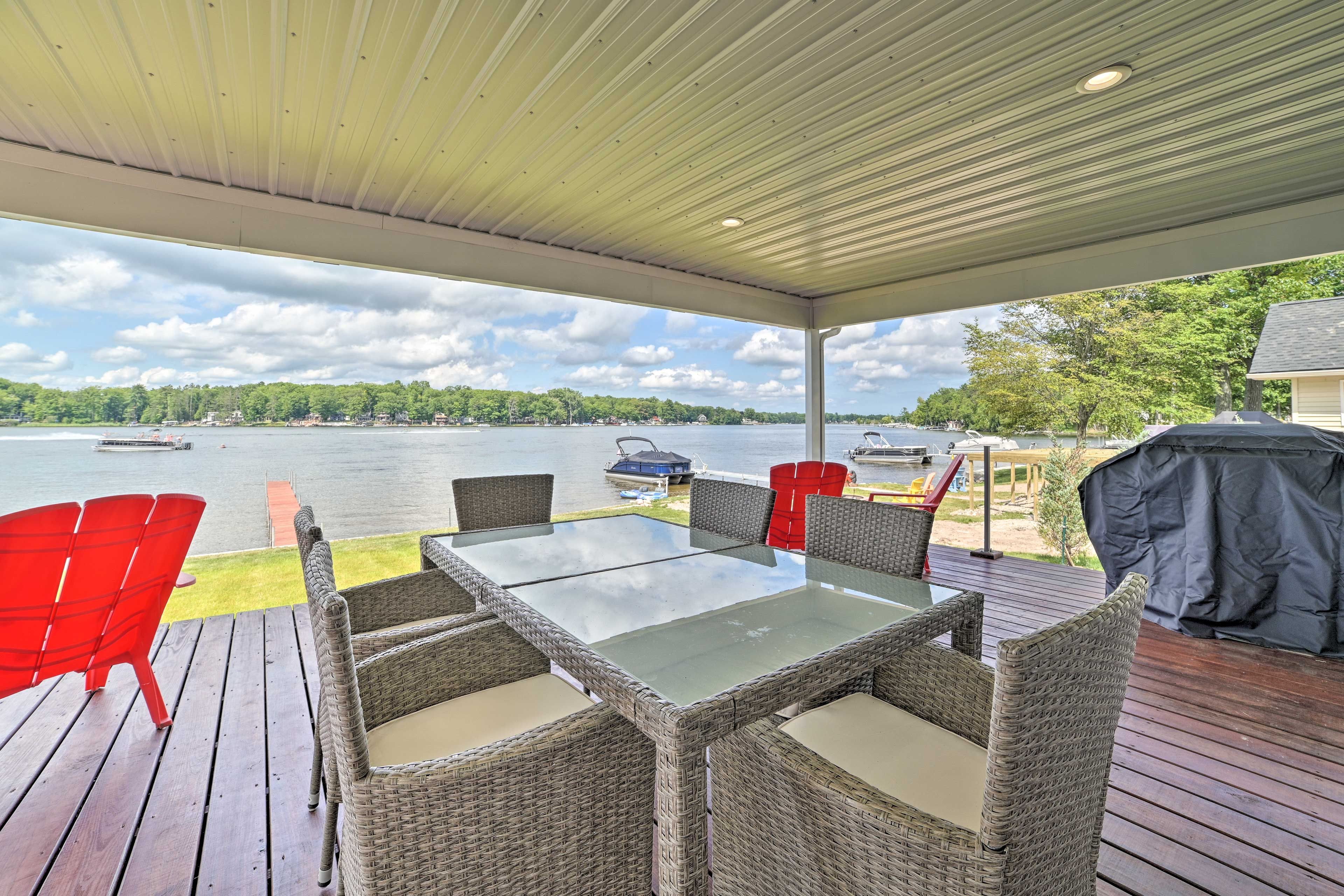 Outdoor Space | Private Yard | Boat Dock | Aqua Lily Pad | Beach Chairs