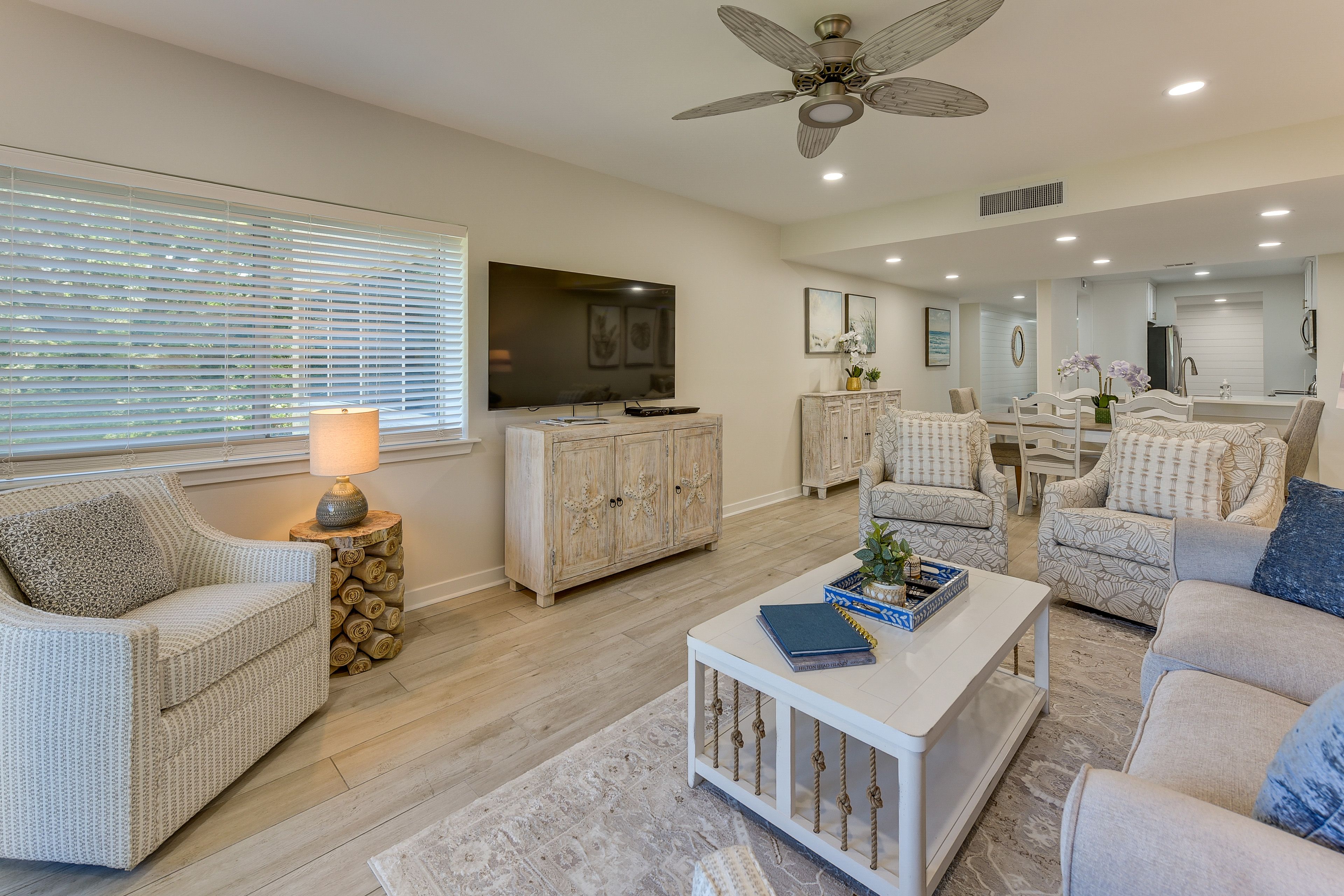 Living Room | Queen Sleeper Sofa