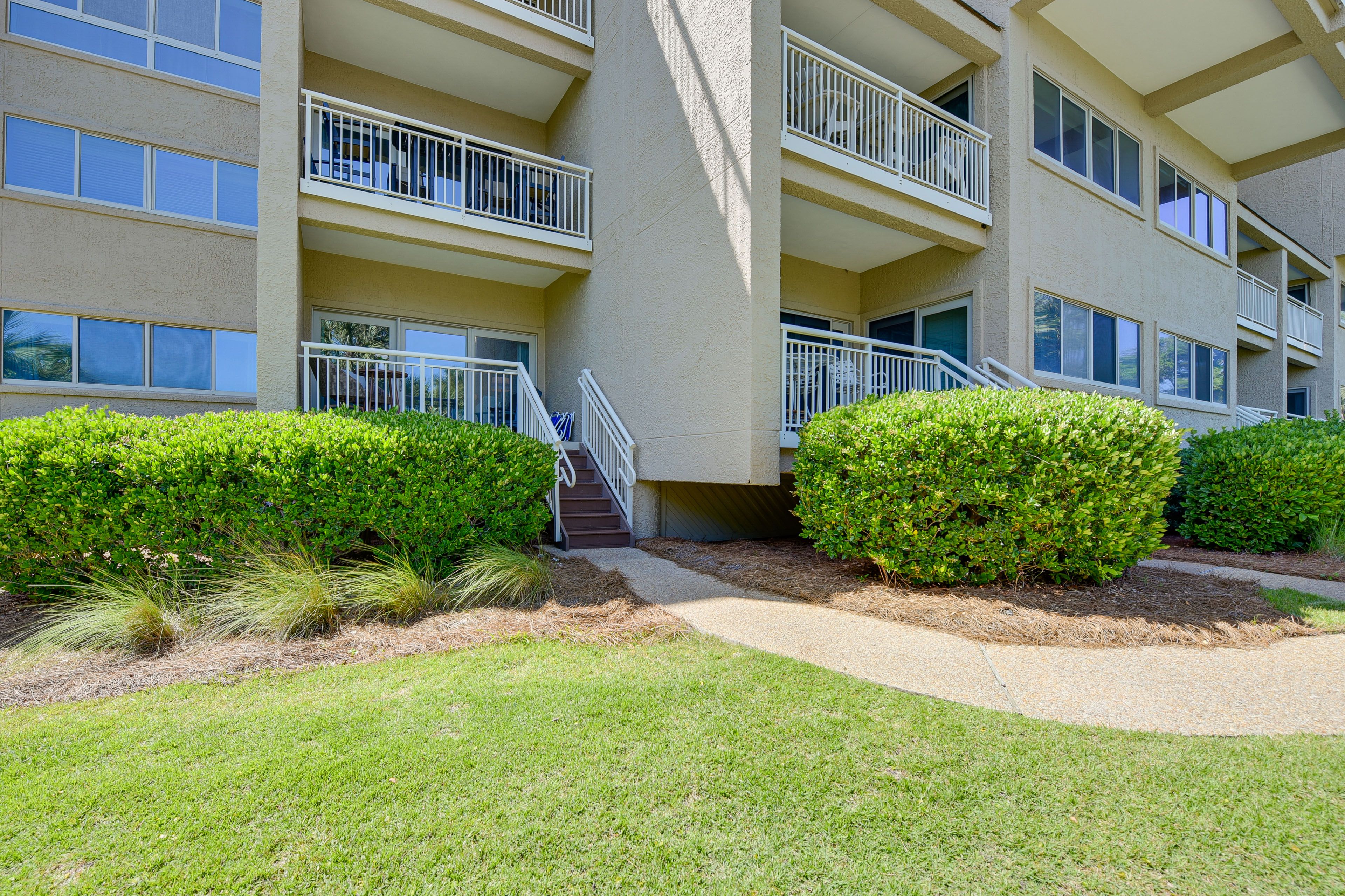 Building Exterior | Parking Lot (1 Vehicle) | Additional Parking Upon Request