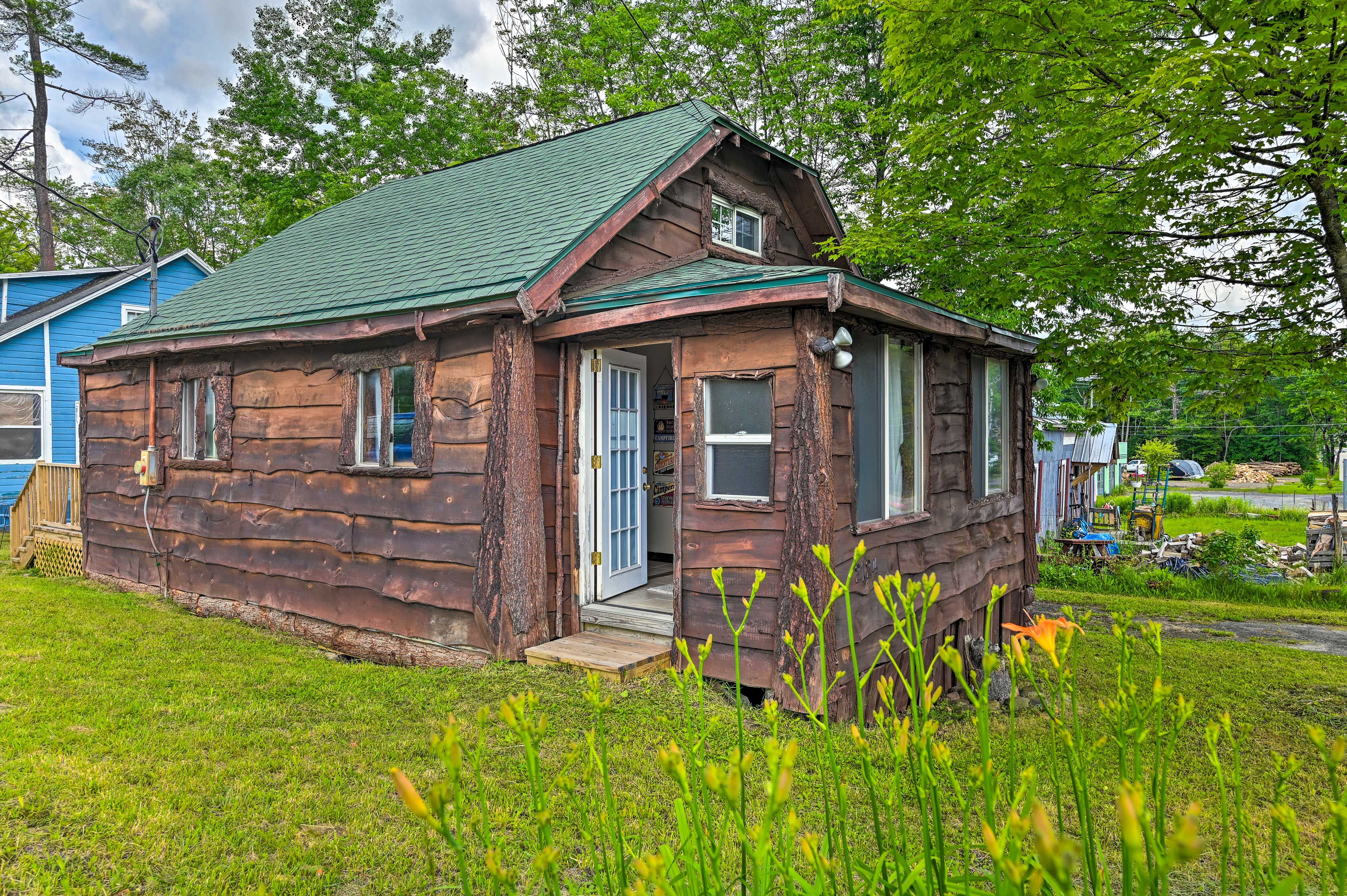 Property Exterior | Driveway (2 Vehicles) | Free Street Parking