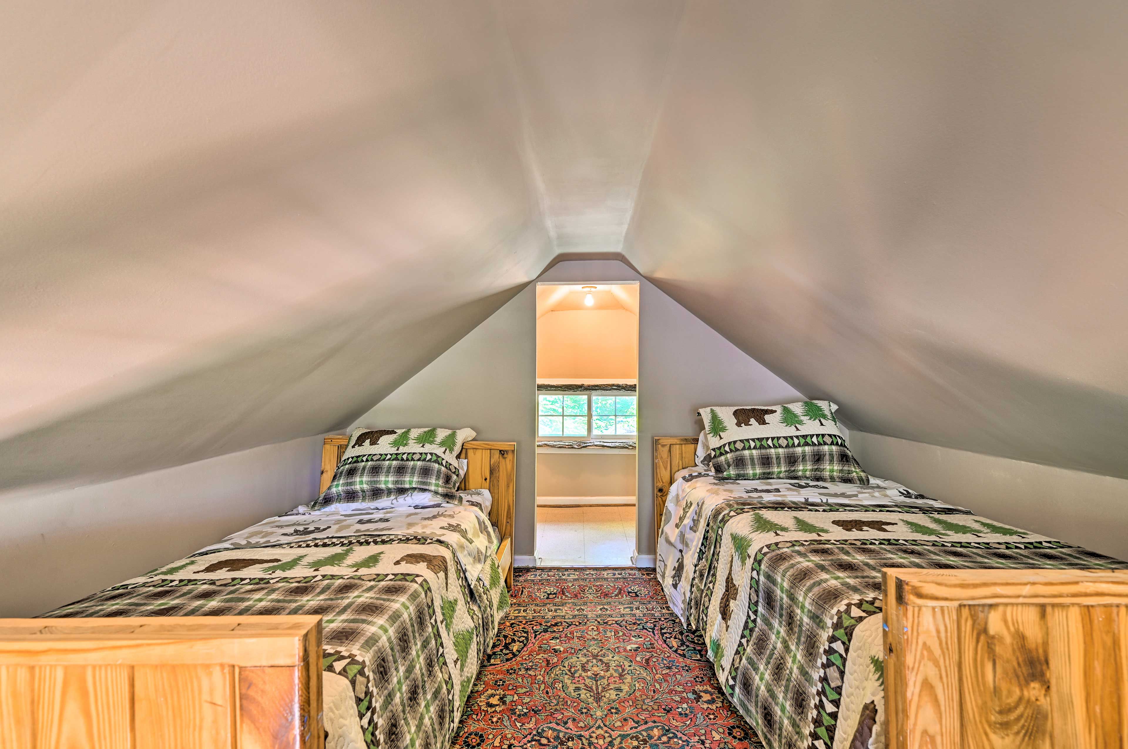 Loft | 2 Twin Beds