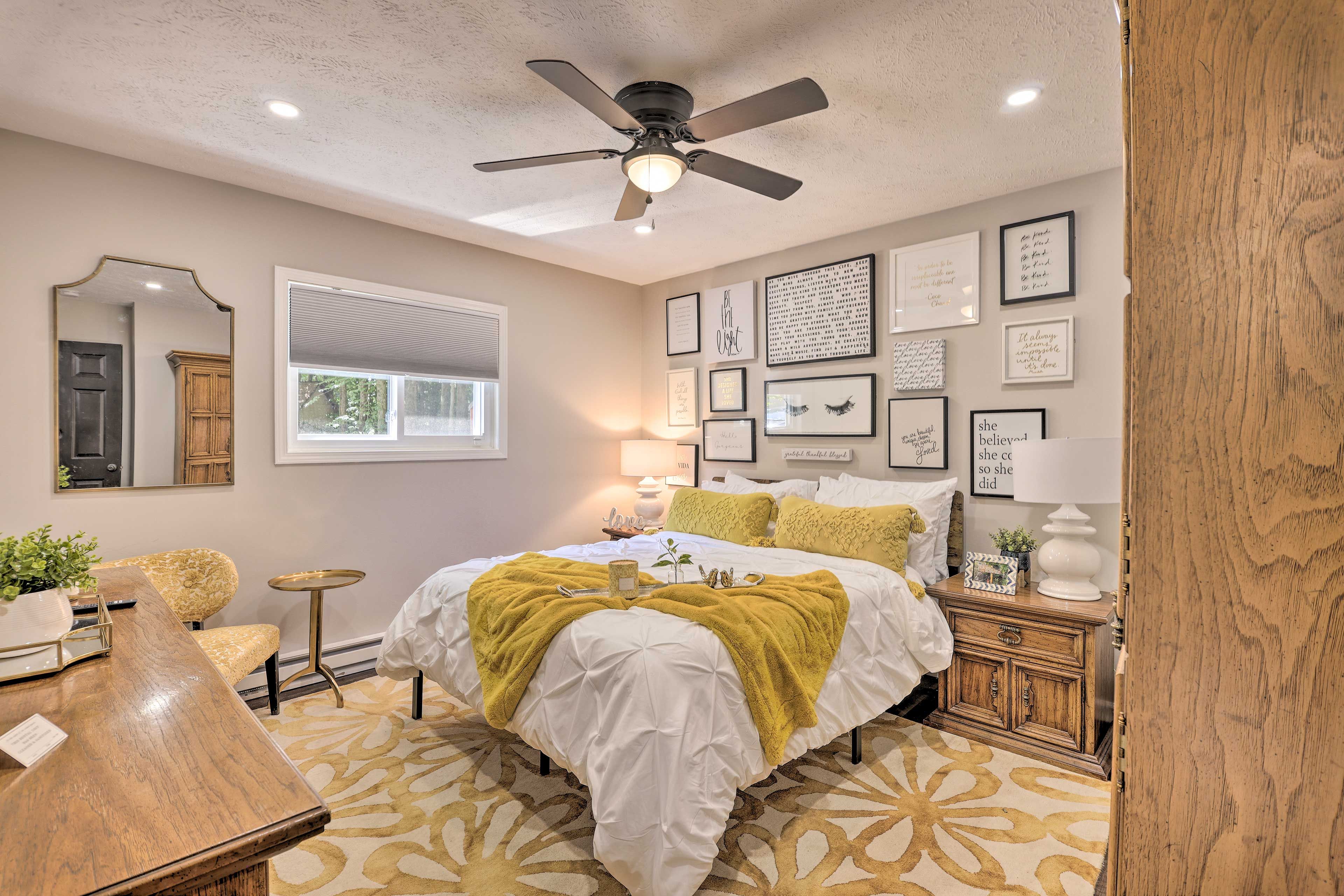 Bedroom 2 | Queen Bed