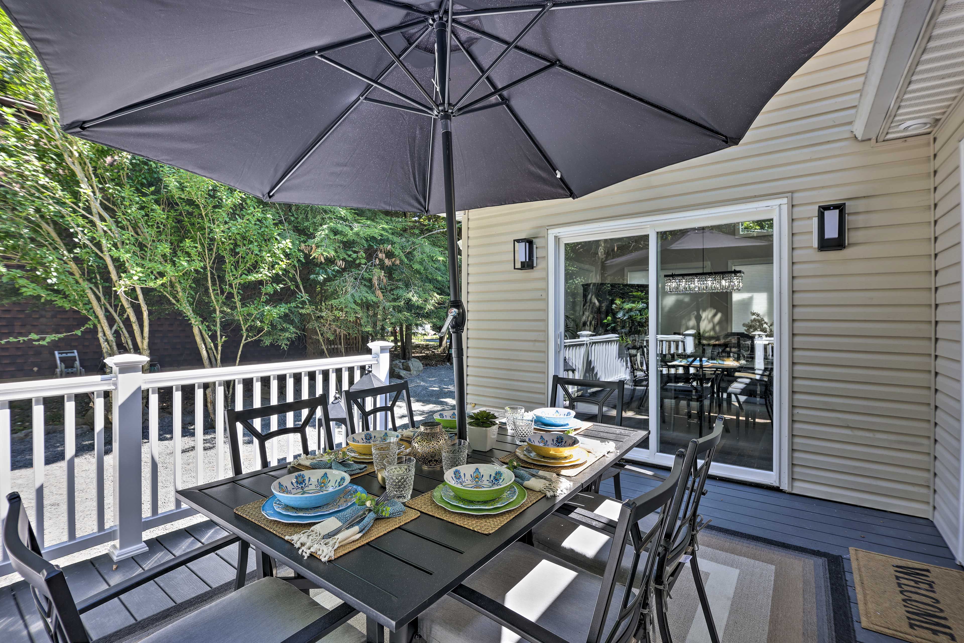 Deck | Gas Grill (Propane Not Provided)