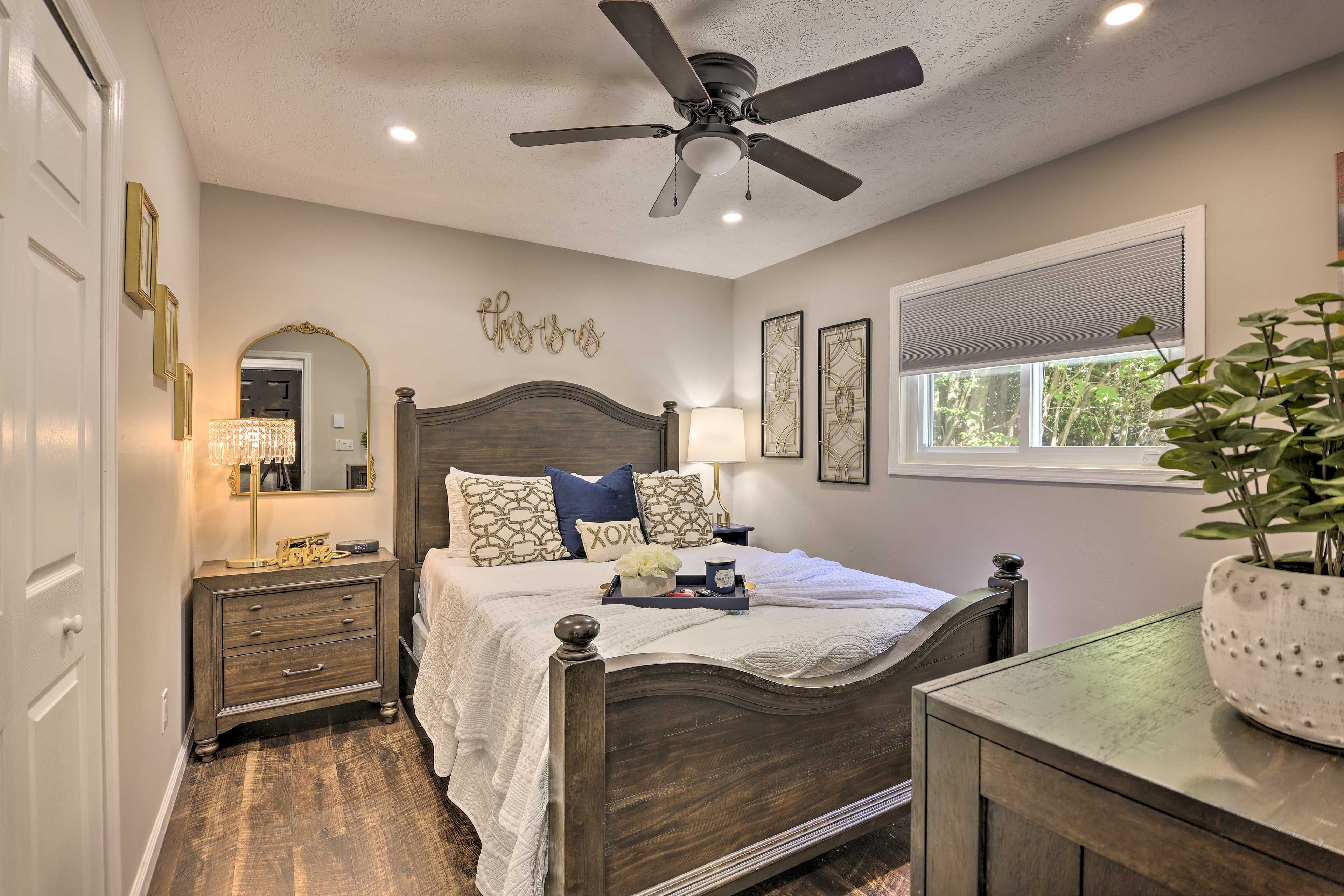 Bedroom 3 | Queen Bed