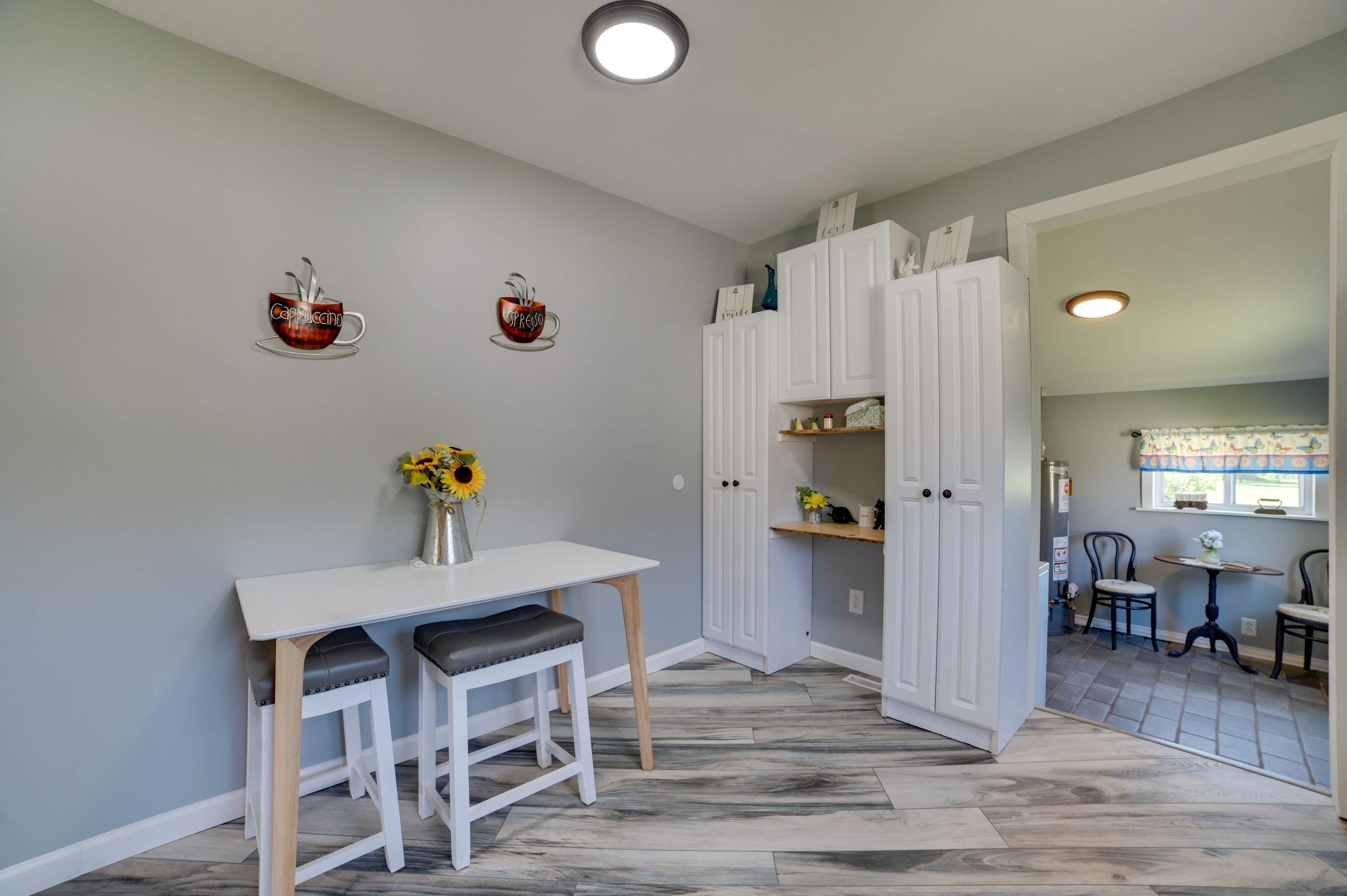 Kitchen | Blender | Crockpot | Dishware & Flatware