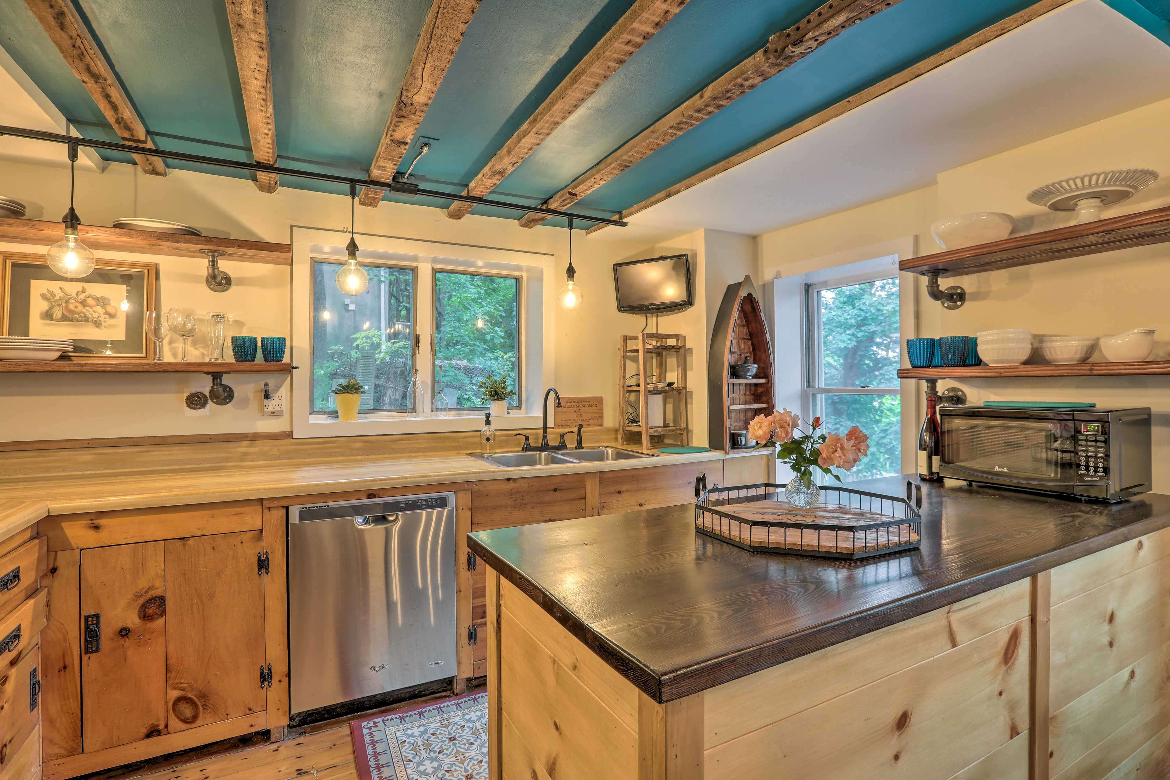 Kitchen | 1st Floor | Smart TV | Cooking Basics | Dishwasher
