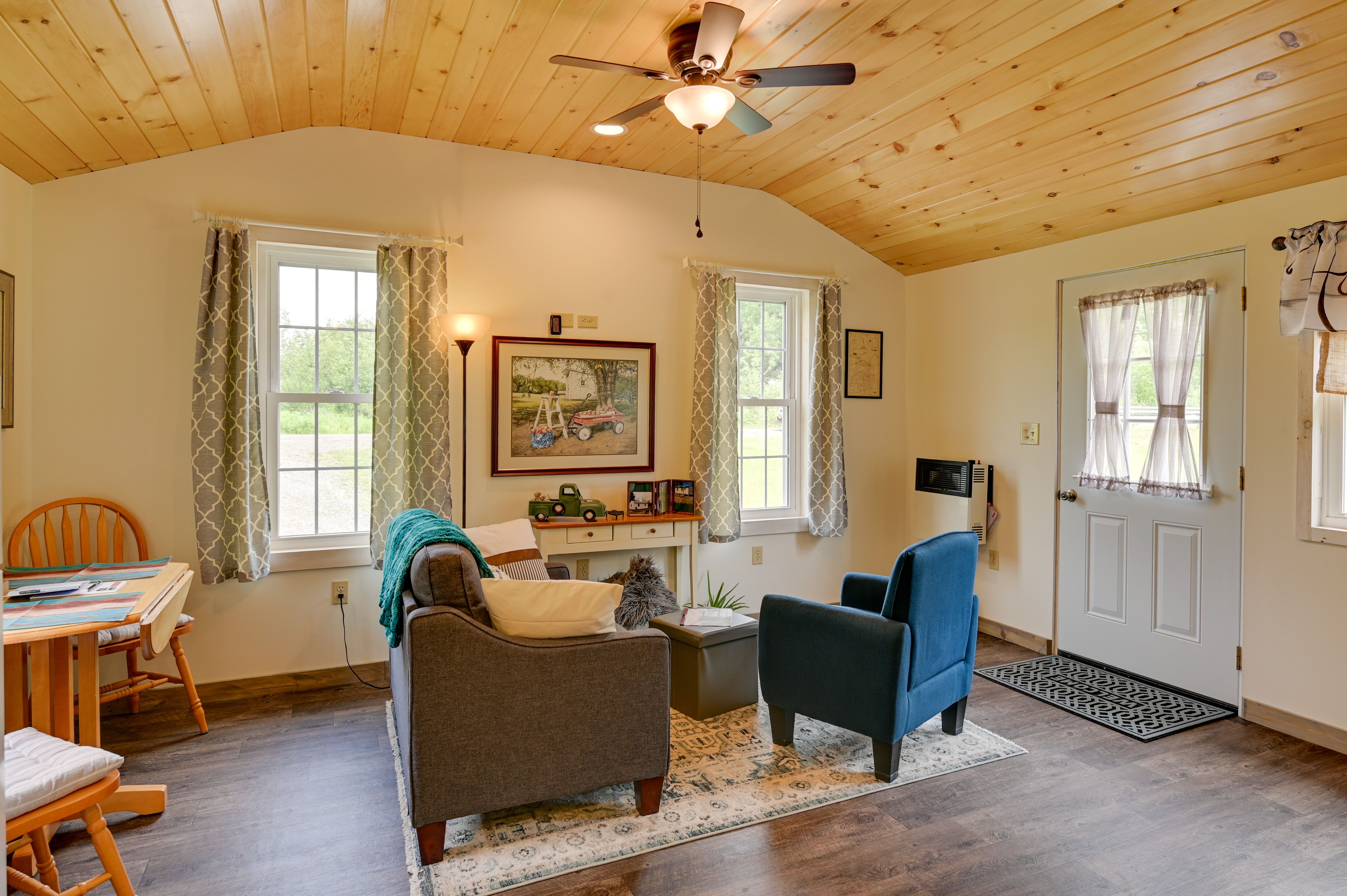 Living Area | A/C Units | Ceiling Fans