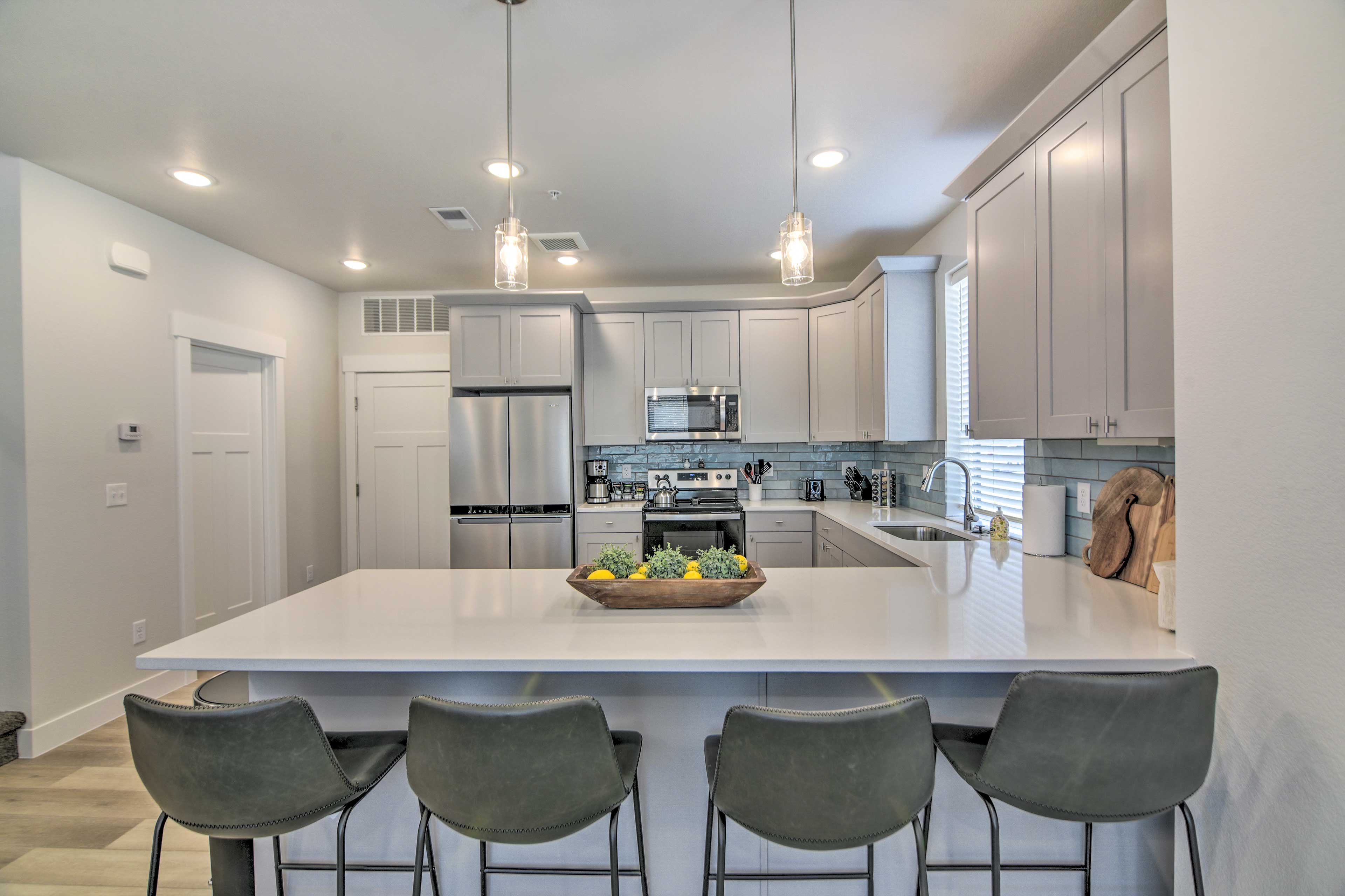 Kitchen | Fully Equipped | Cooking Basics | Spices | Crockpot | Blender