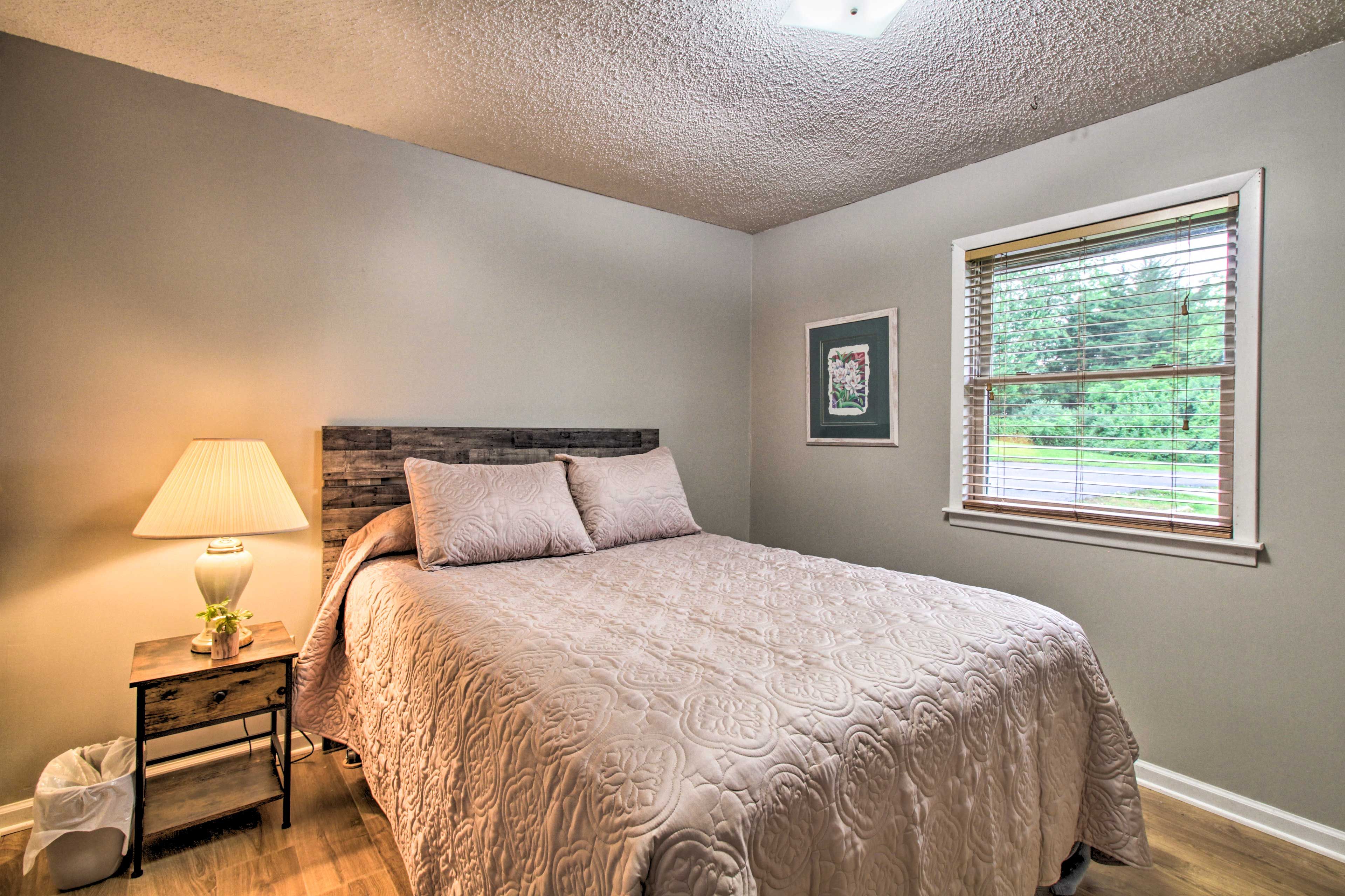 Bedroom 3 | Queen Bed | Linens Provided