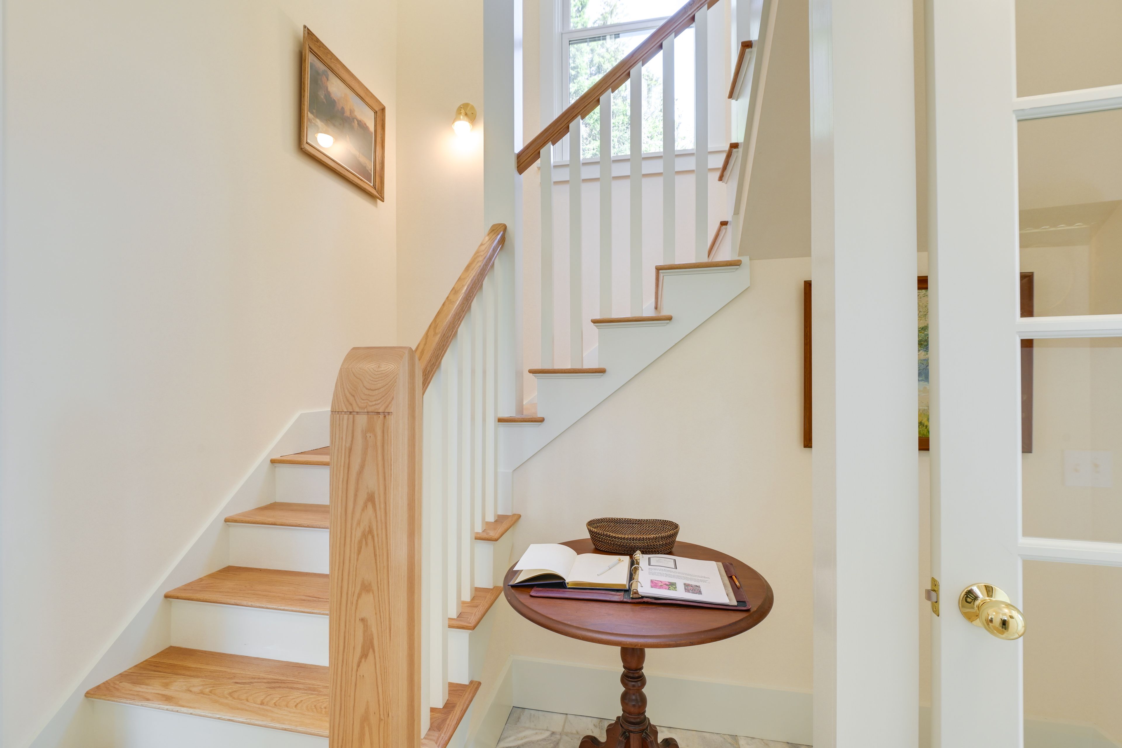 Stairs to 2nd Floor
