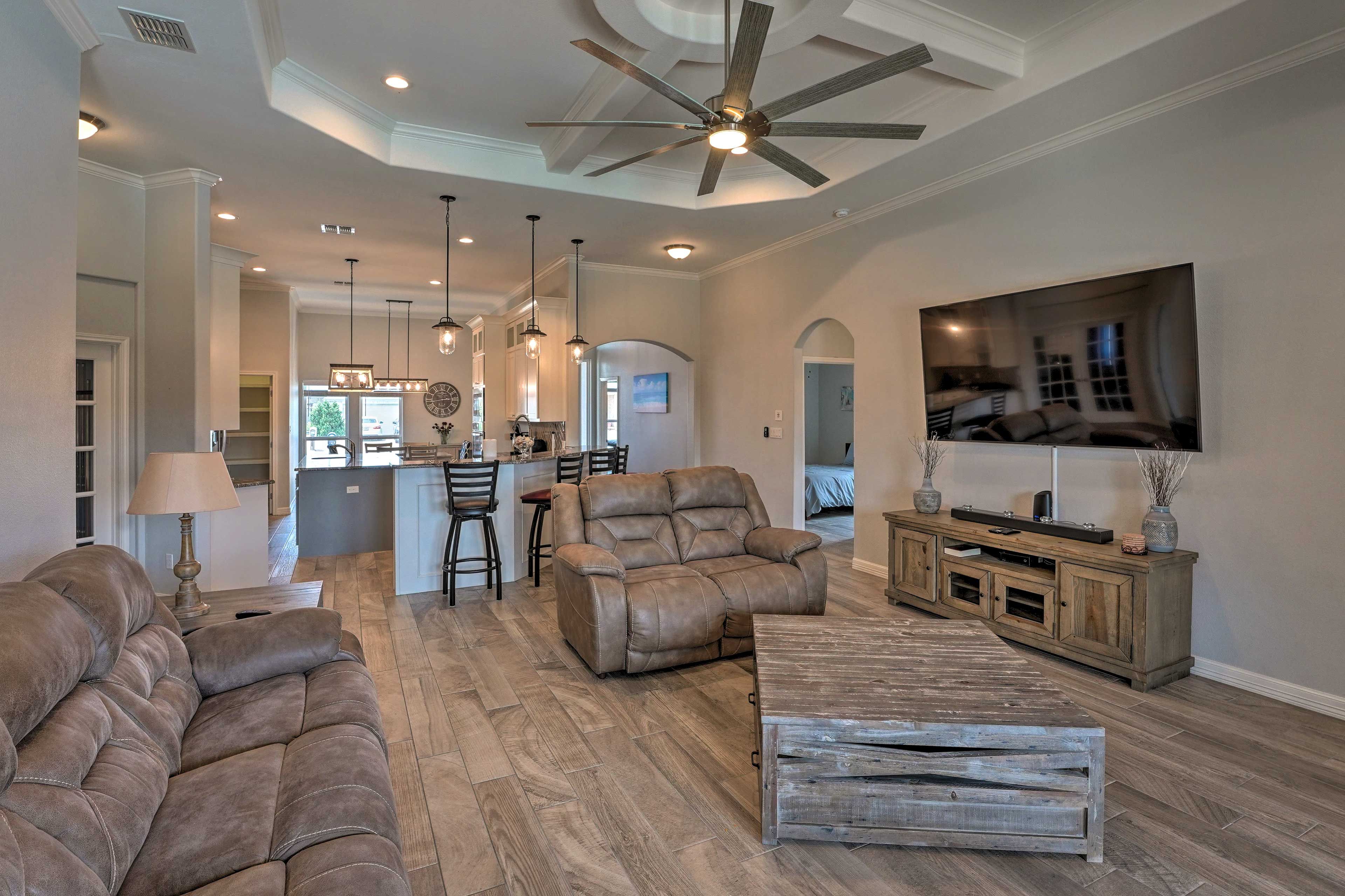 Living Room | Smart TV | Wood-Burning Fireplace