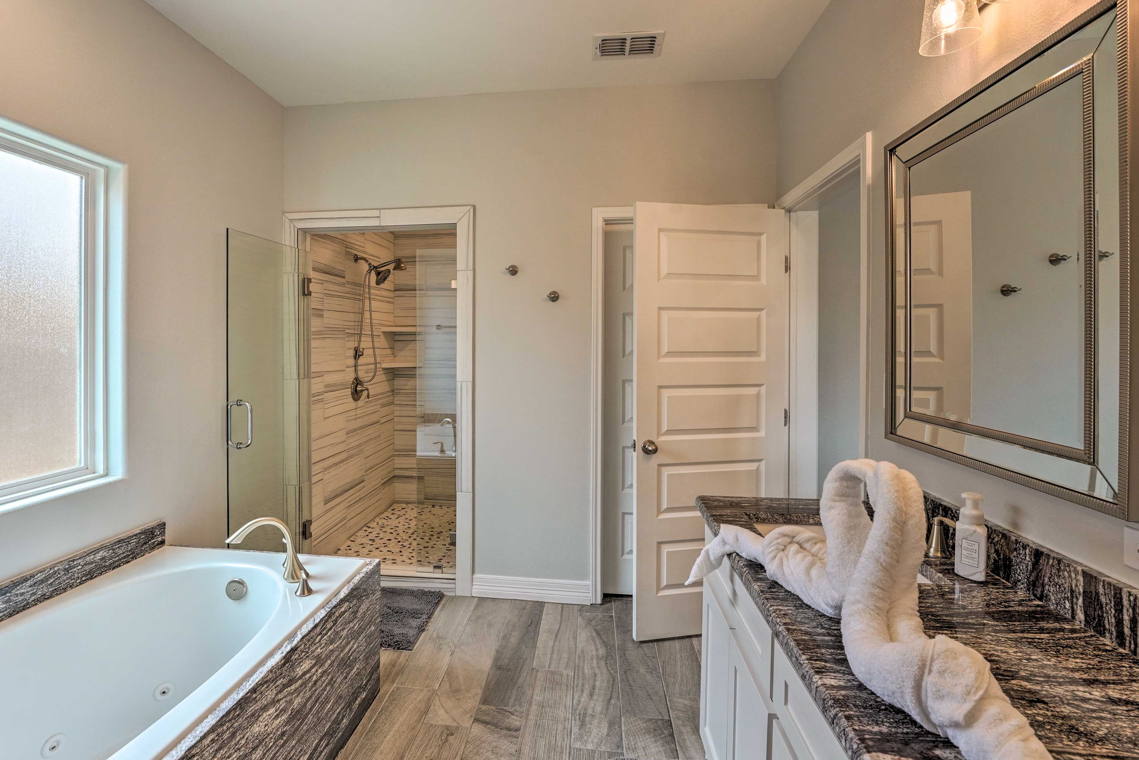 En-Suite Bathroom | Complimentary Toiletries