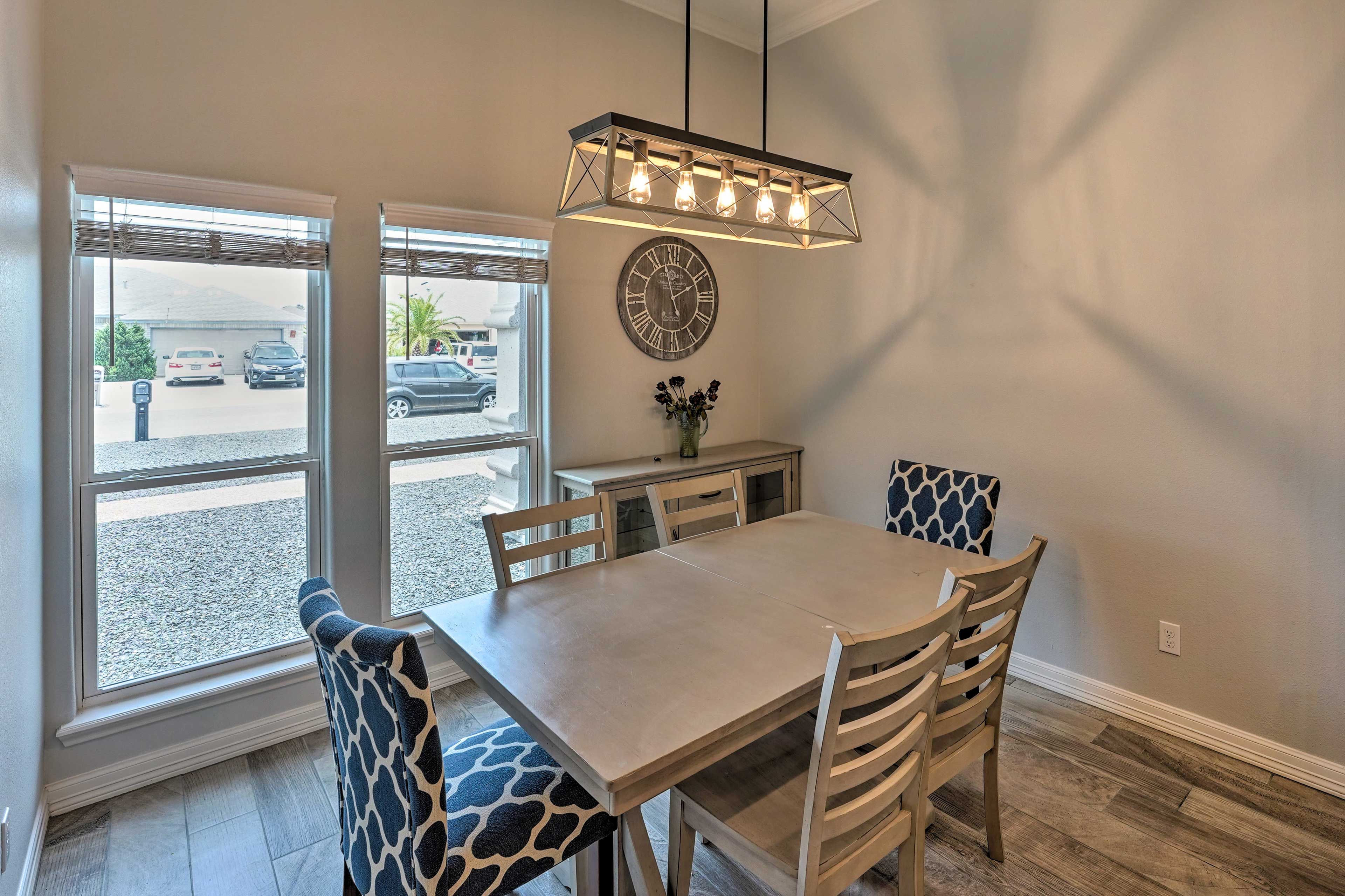 Dining Area | Dishware & Flatware Provided