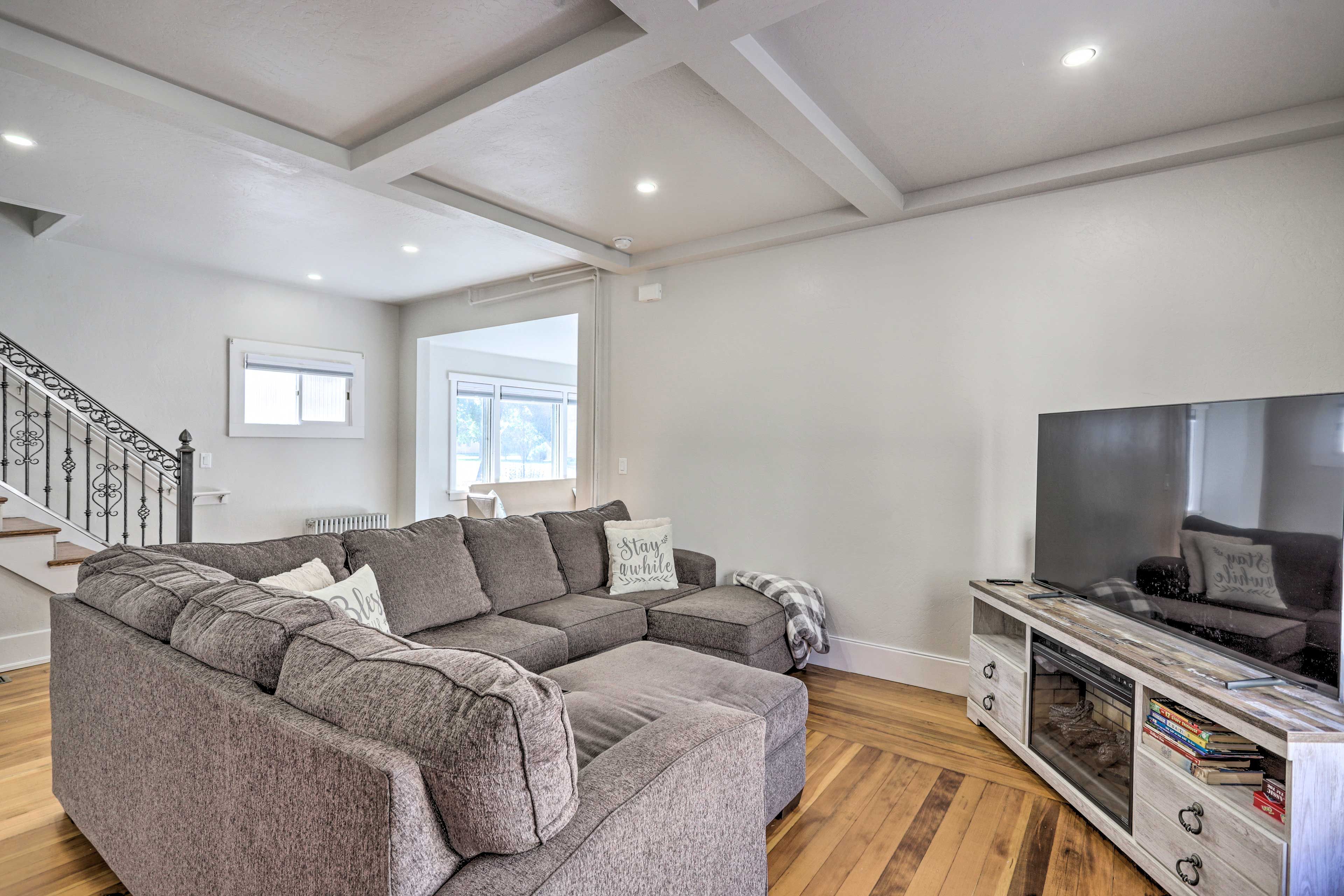 Living Room | Smart TV | Free WiFi | Board Games
