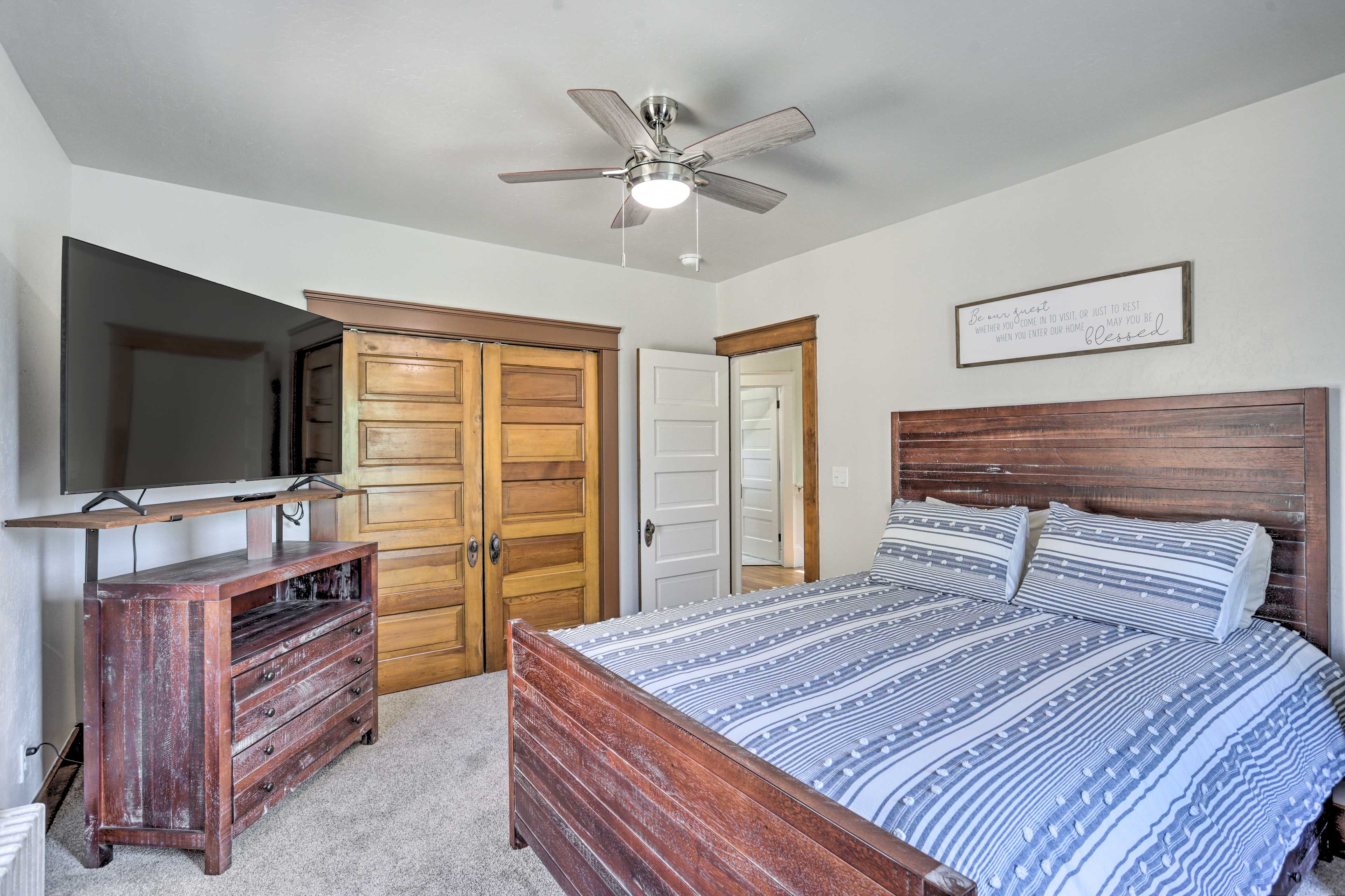Bedroom 2 | Queen Bed | Linens Provided