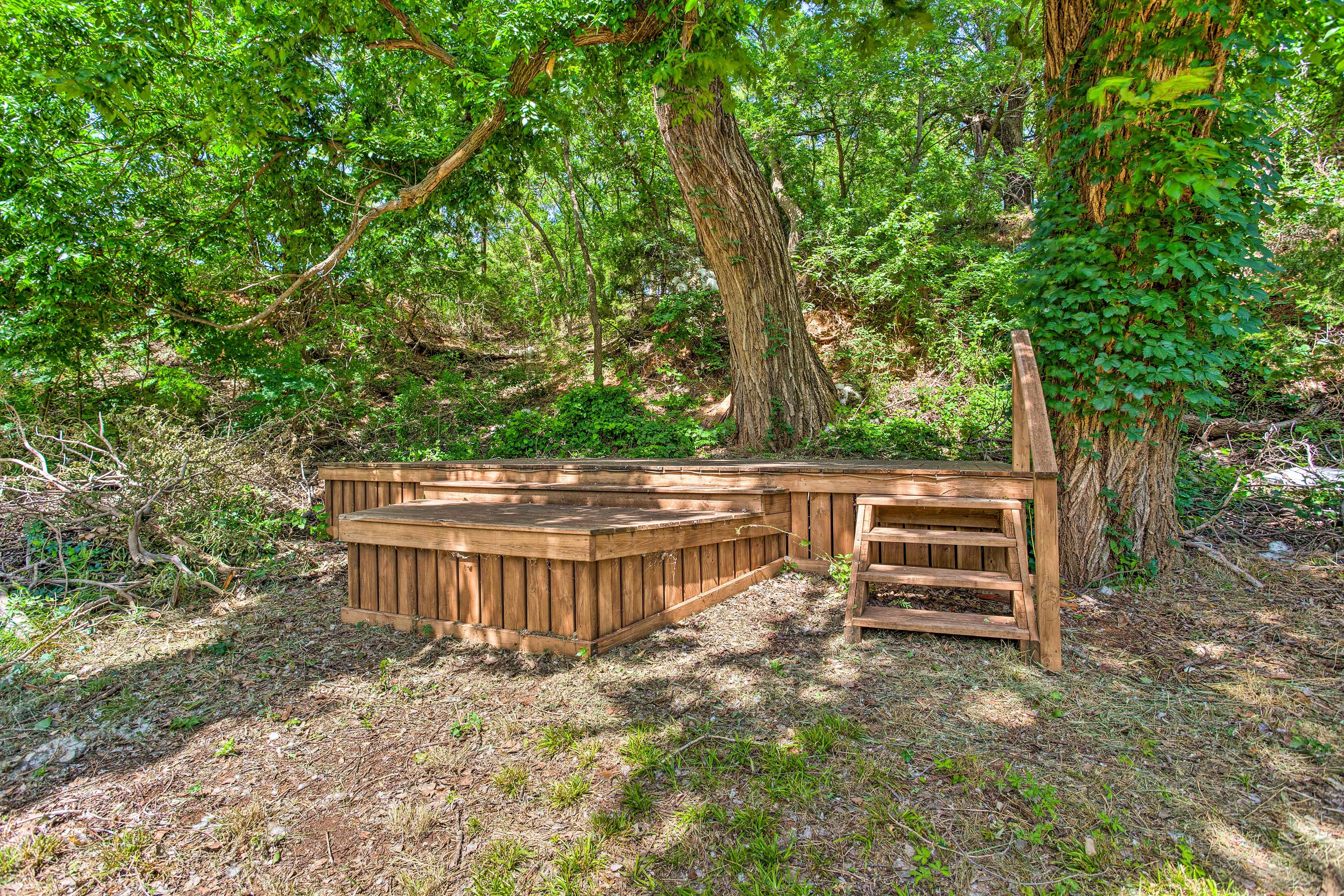 Backyard | Stage